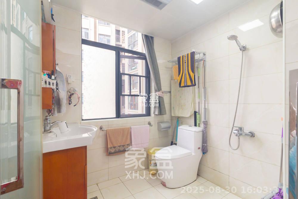 辉煌国际城二期 3室2厅1卫 2700.0元/月 辉煌国际城二期 3室2厅1卫 2700.0元/月室内图