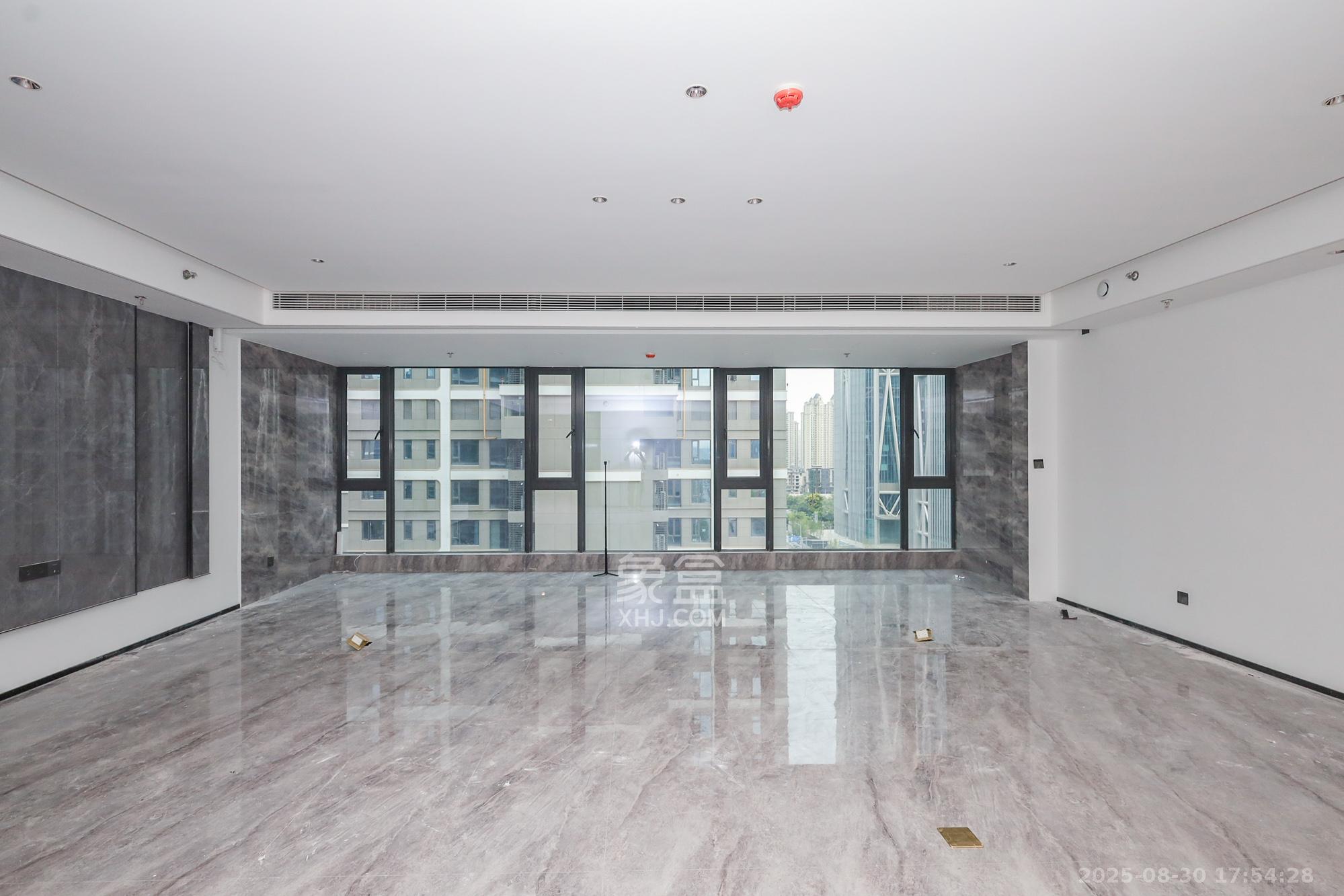 旭辉铂悦湘江  4室2厅3卫    450.0万 旭辉铂悦湘江  4室2厅3卫    450.0万