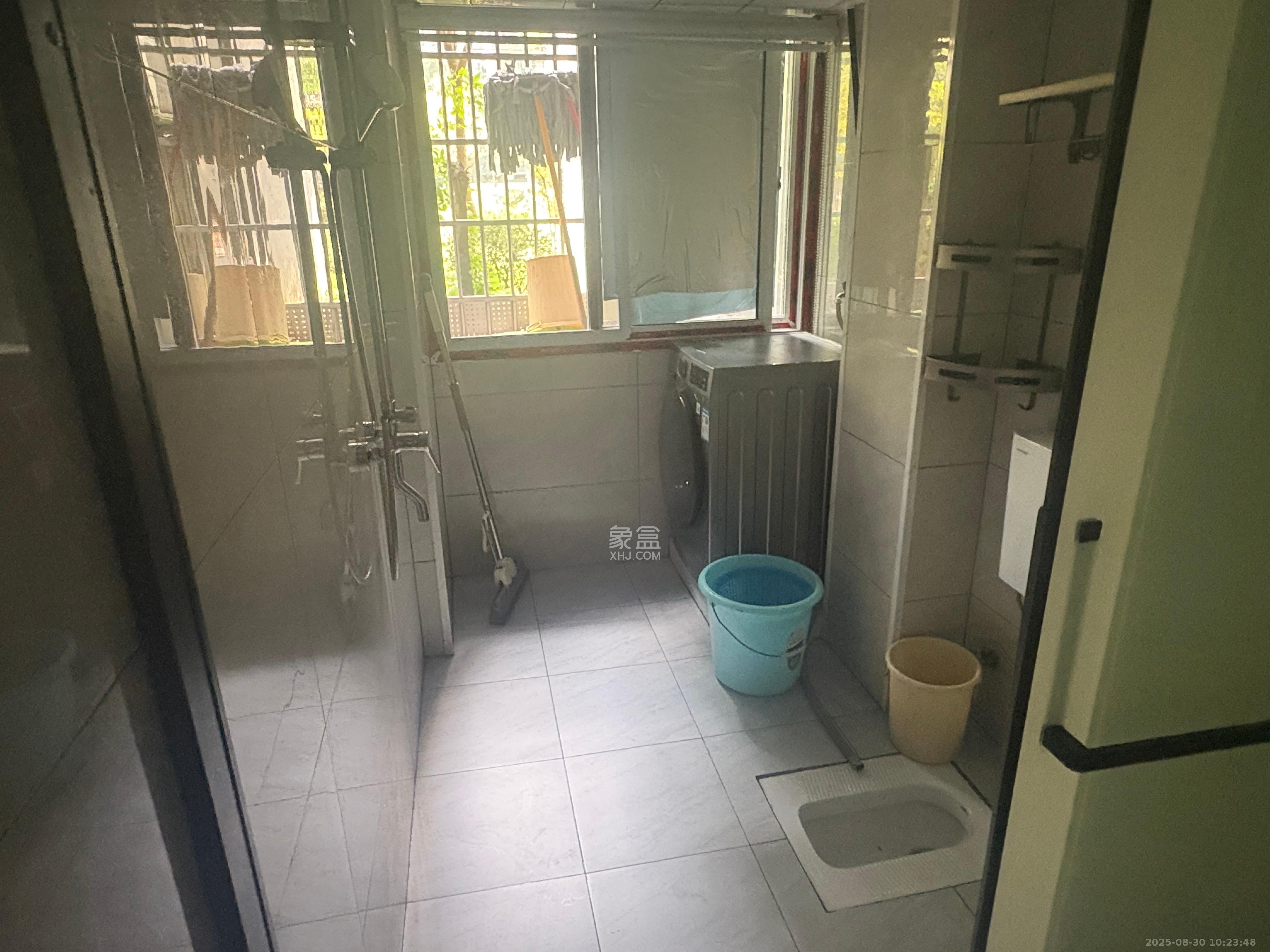 桥头家苑一期  4室2厅2卫    3000.0元/月室内图