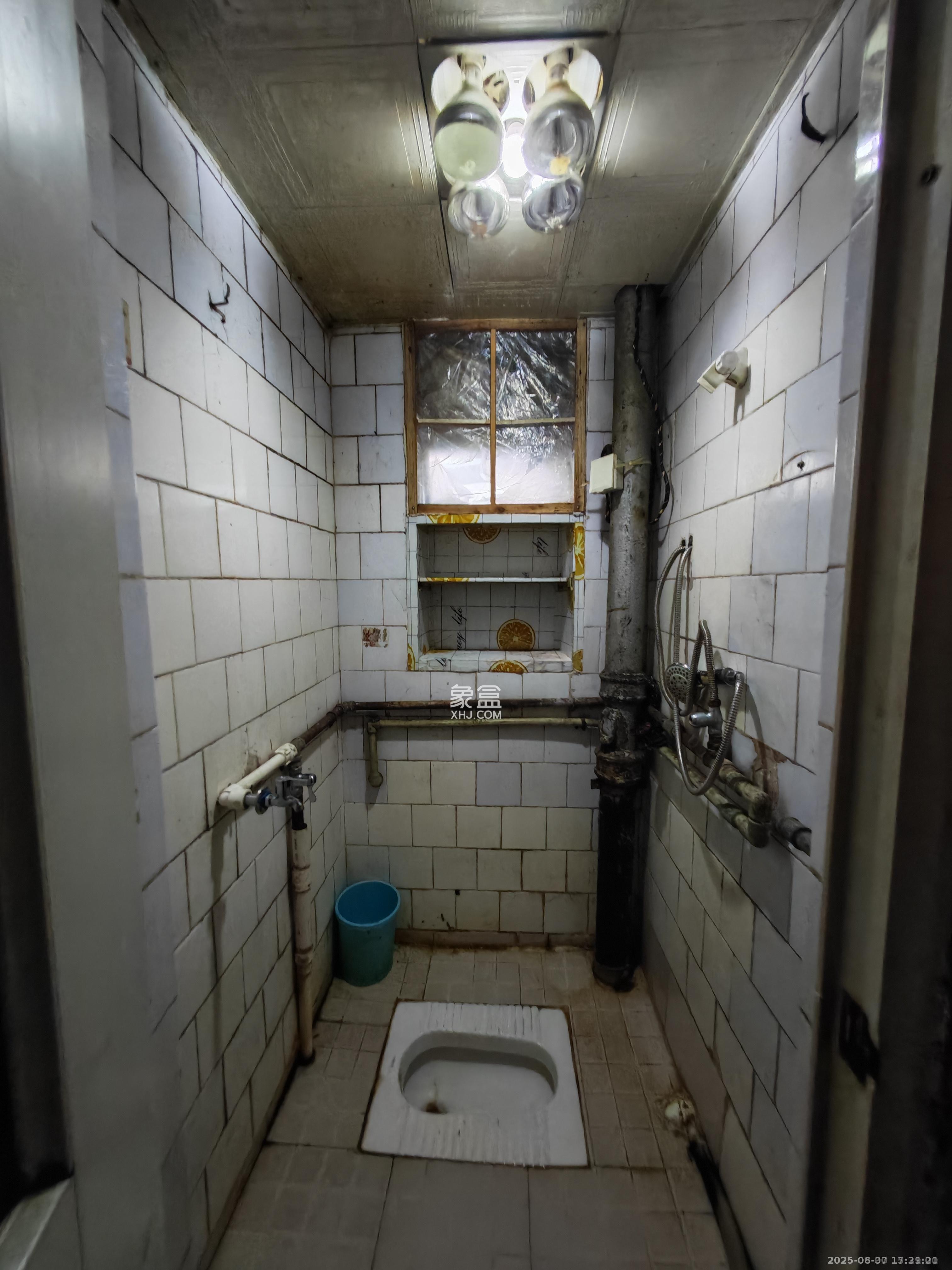 燕兴宿舍  2室1厅1卫    1200.0元/月 燕兴宿舍  2室1厅1卫    1200.0元/月室内图