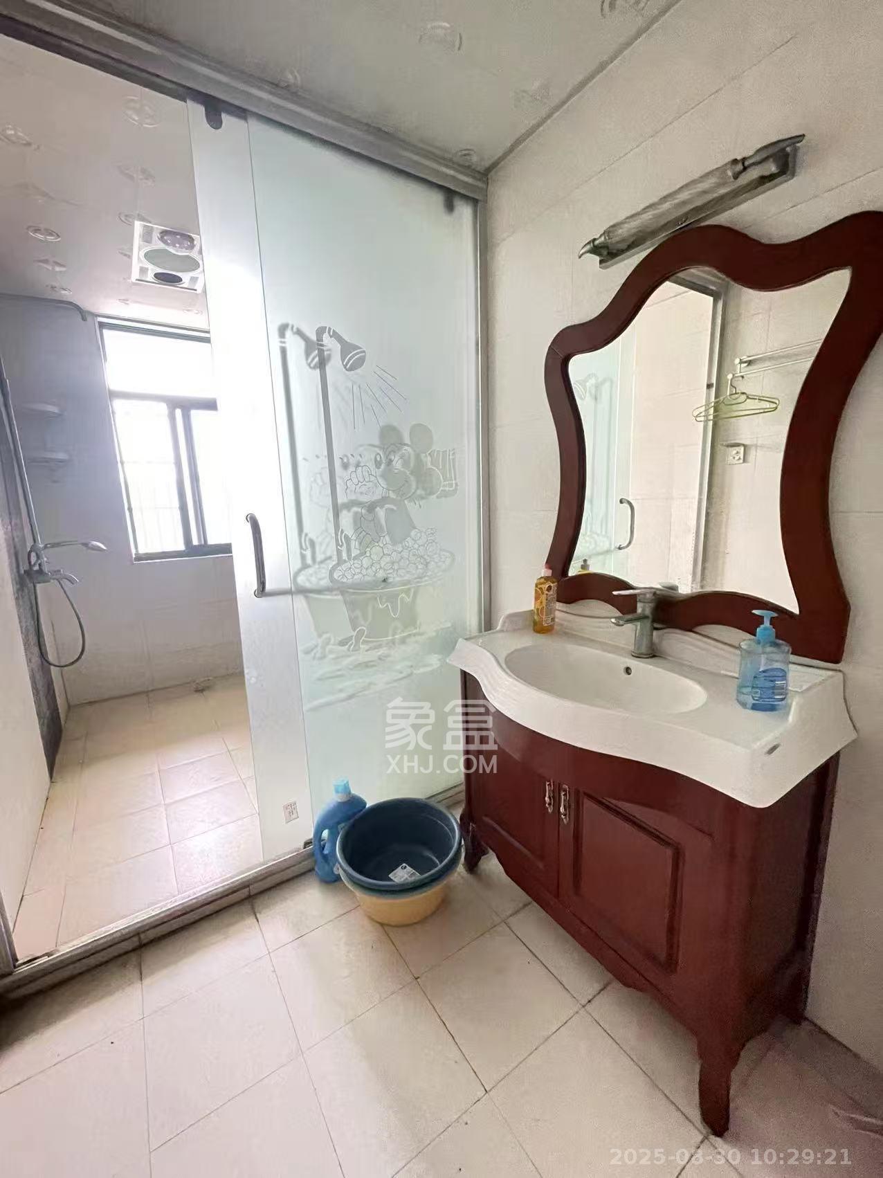 星城映象  3室2厅2卫    2600.0元/月 星城映象  3室2厅2卫    2600.0元/月室内图