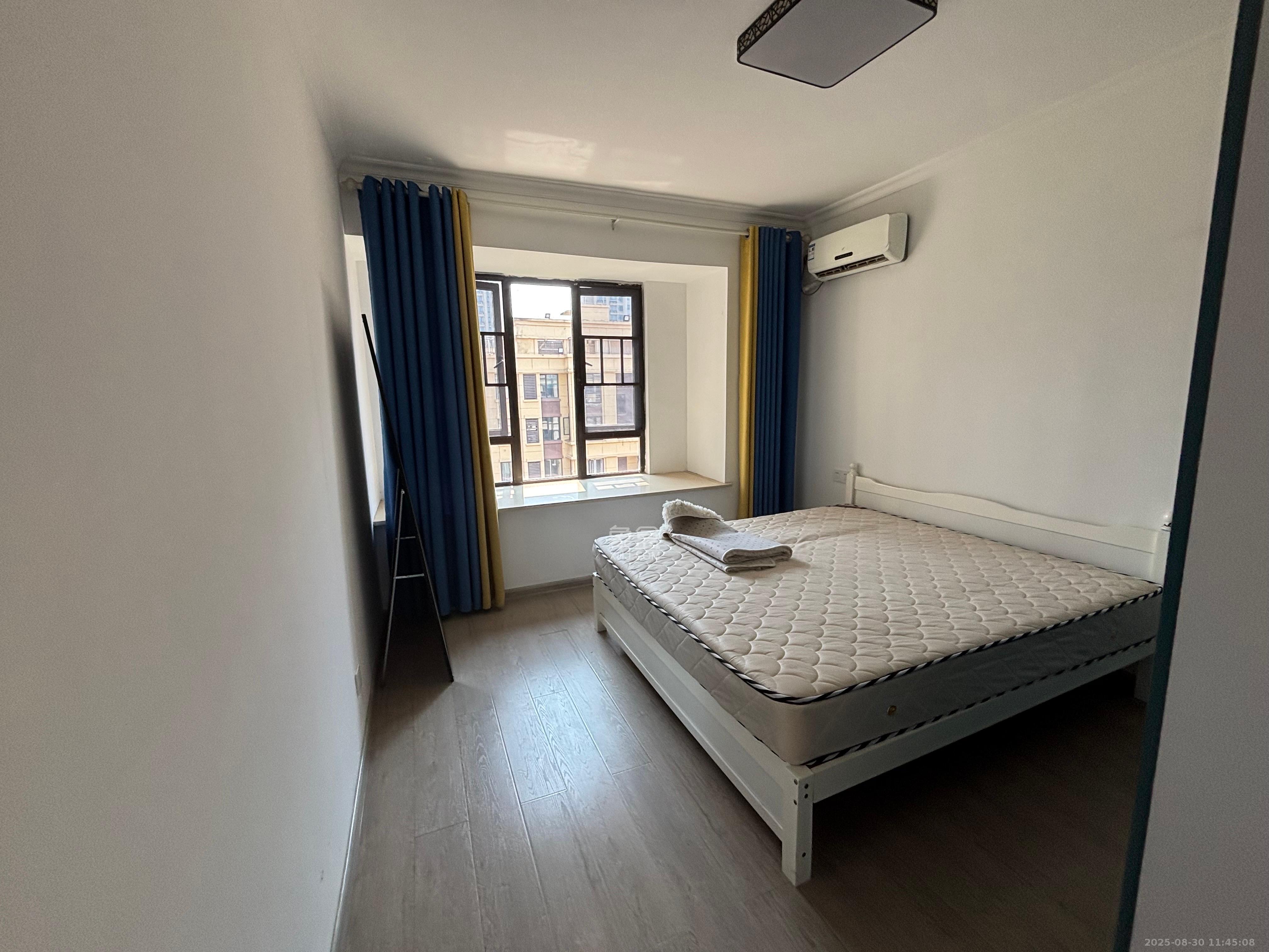 绿地海外滩二期 3室2厅2卫 2300.0元/月 绿地海外滩二期 3室2厅2卫 2300.0元/月室内图