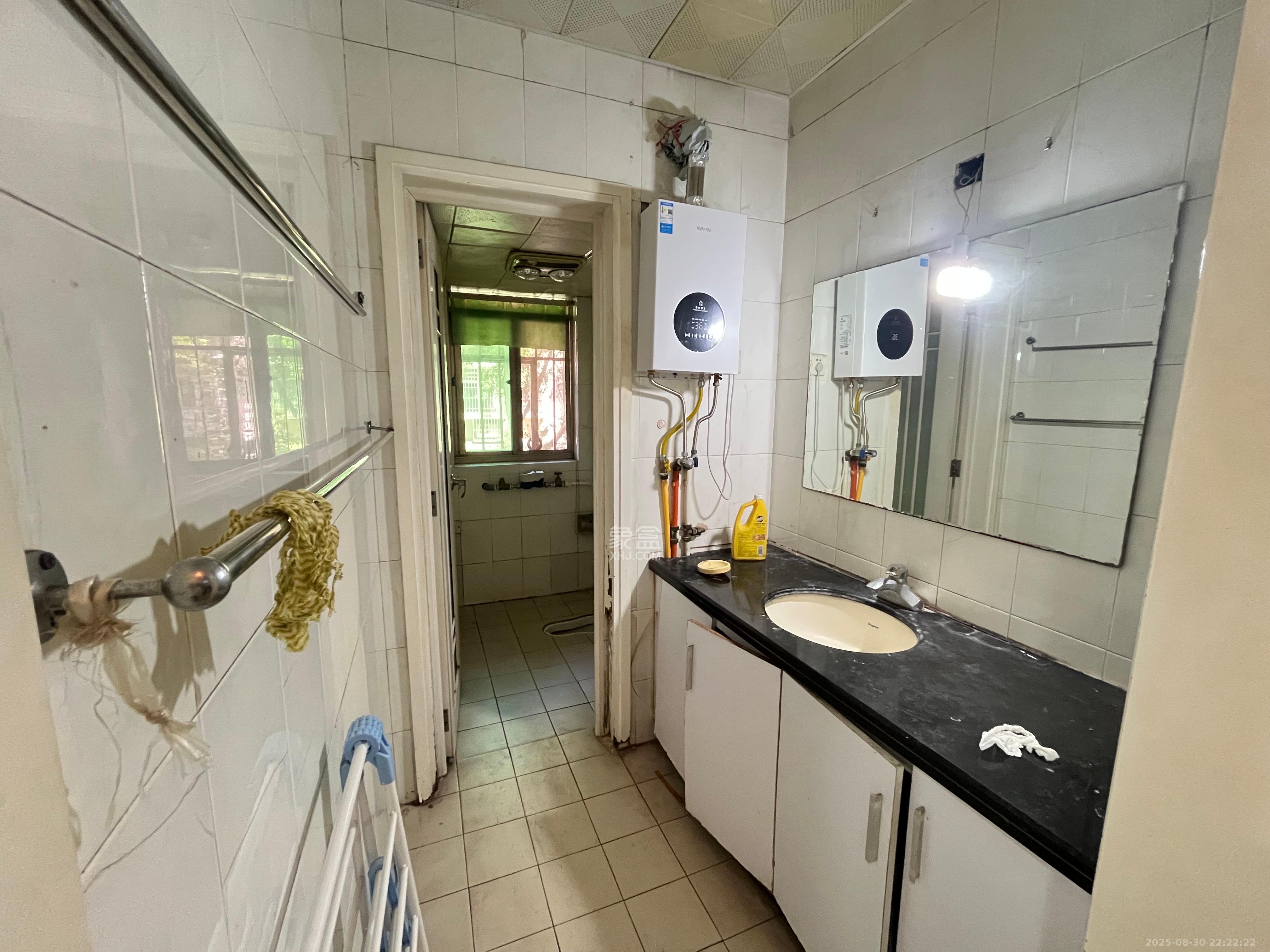 新华园 3室2厅2卫 2100.0元/月 新华园 3室2厅2卫 2100.0元/月室内图