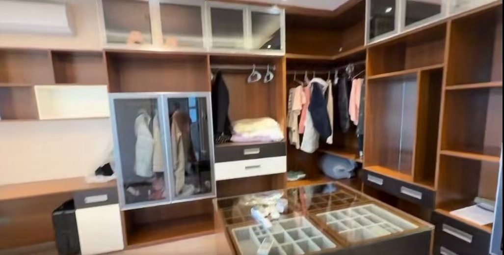 悦江山 4室2厅2卫 120.0万 悦江山 4室2厅2卫 120.0万客厅