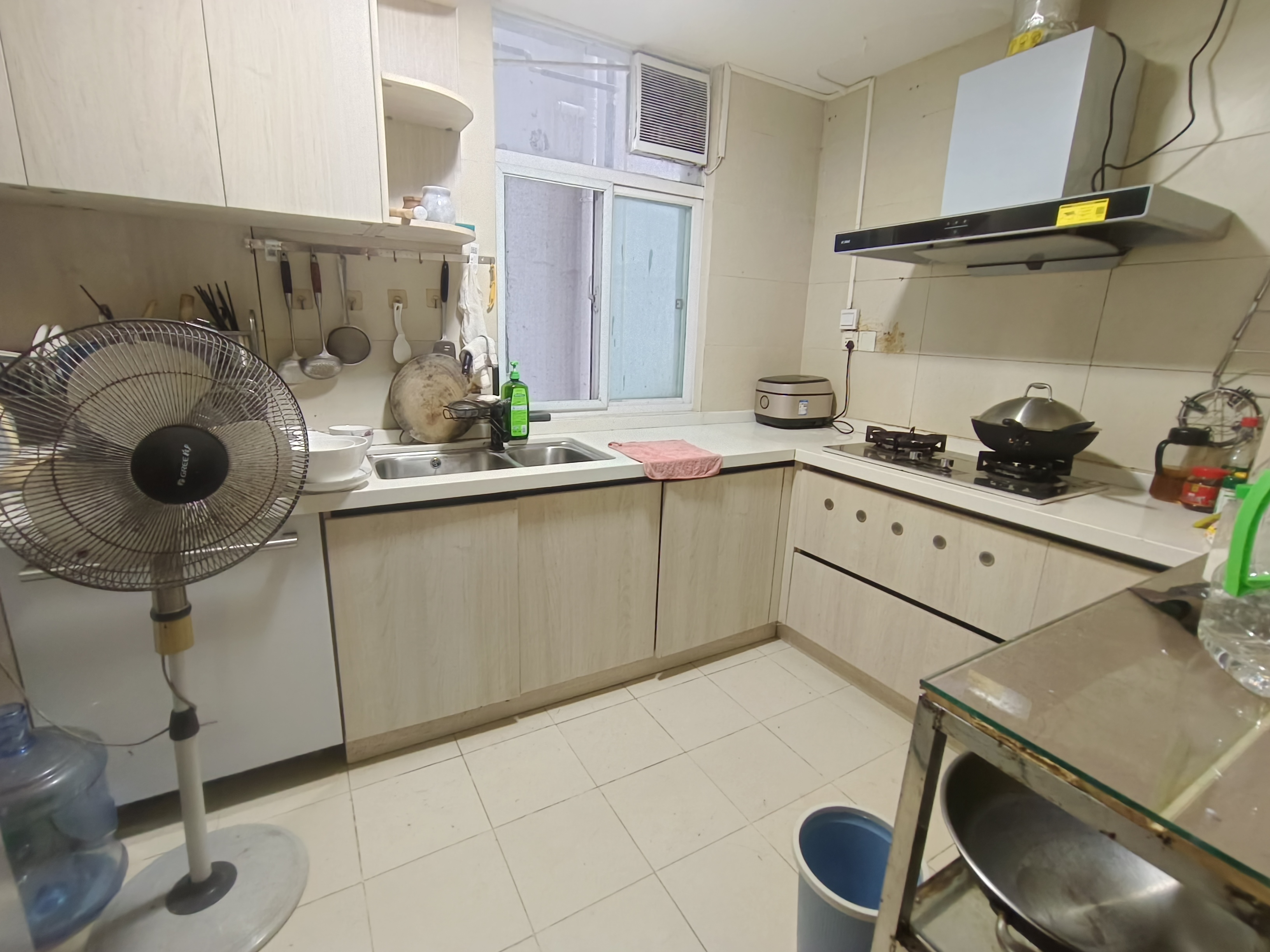 龙珠新城  3室2厅2卫    125.0万客厅