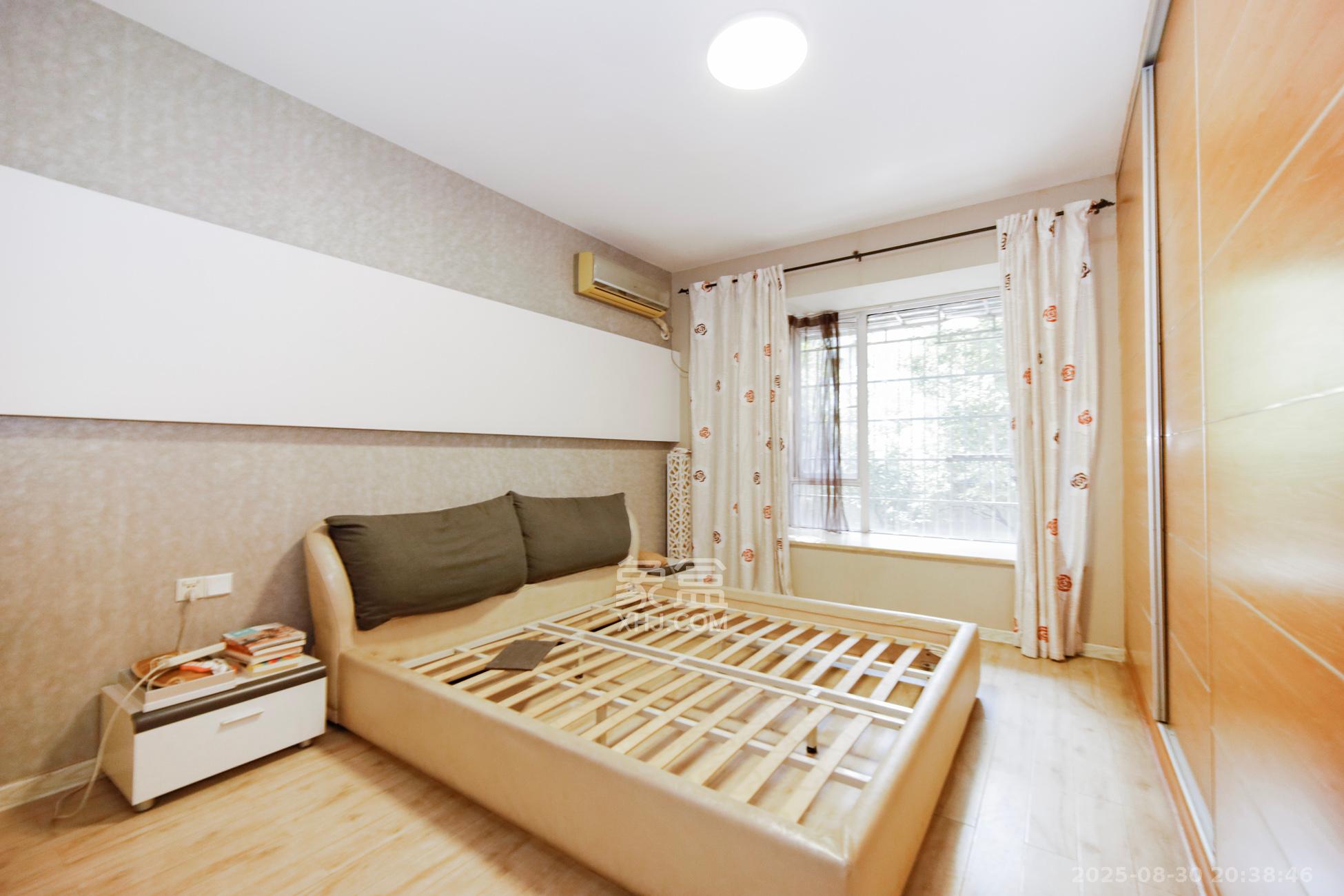 中建桂苑  3室2厅2卫   85.00万卧室