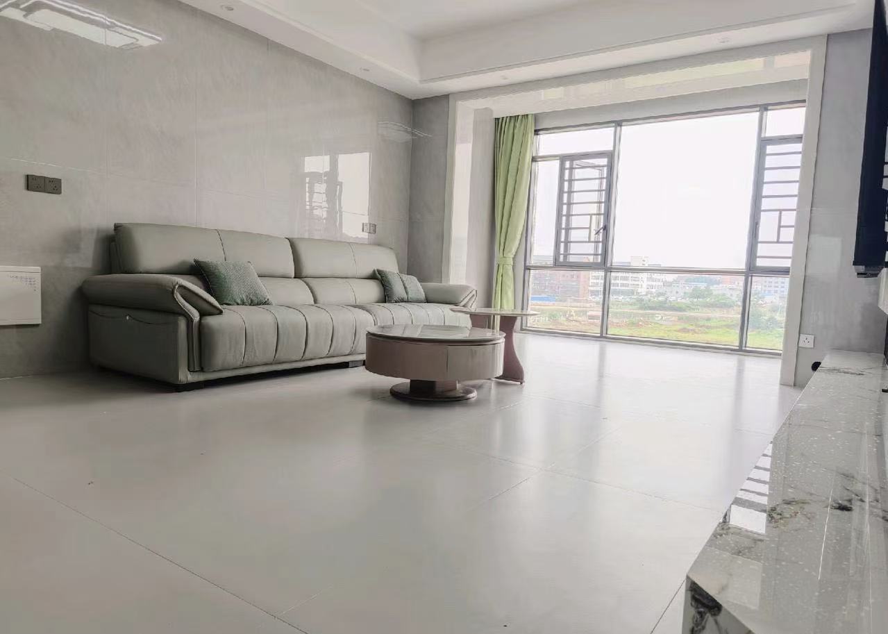 互助小区电梯房 3室2厅2卫 2100.0元/月 互助小区电梯房 3室2厅2卫 2100.0元/月室内图