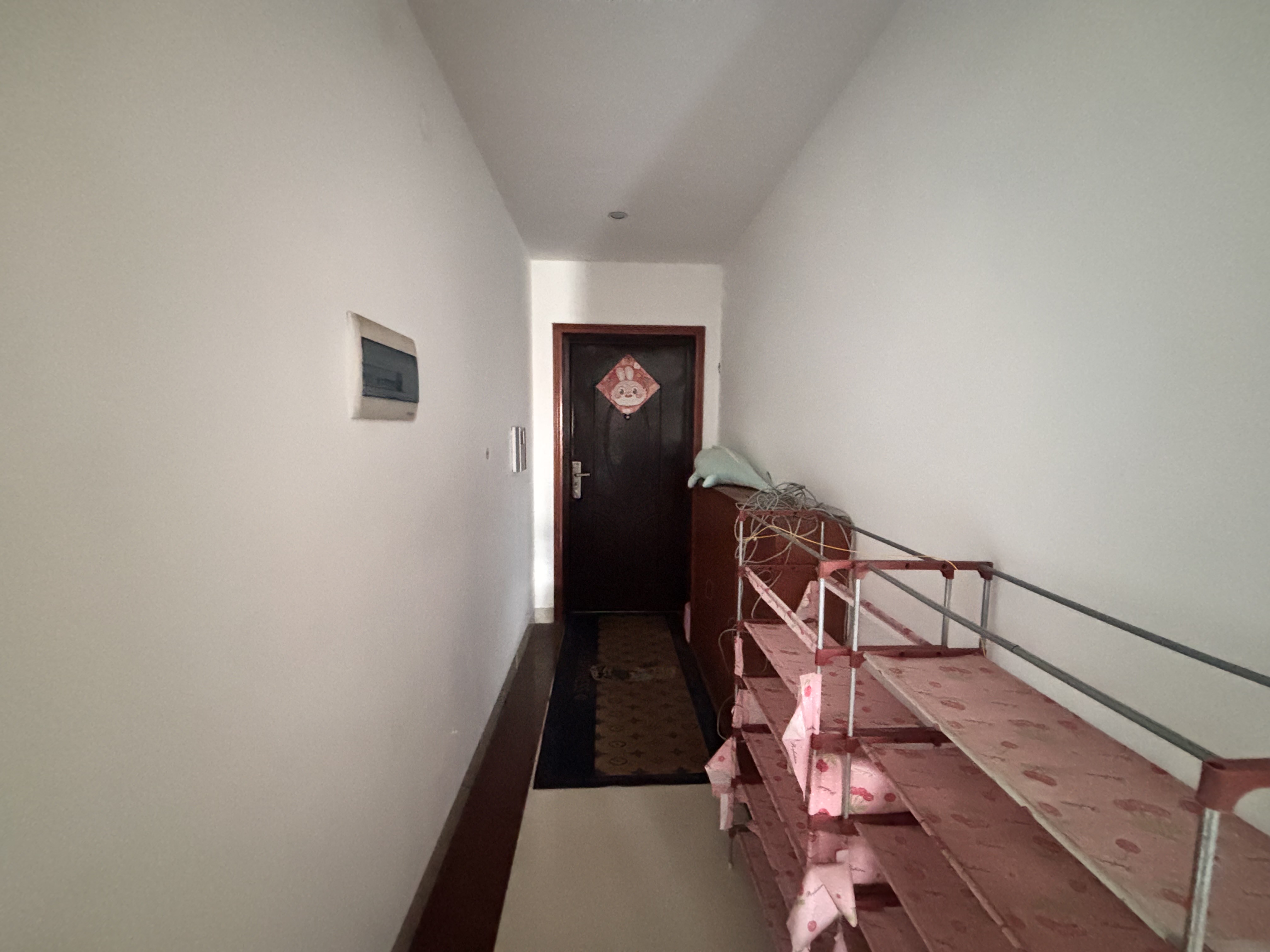 香格里拉 1室0厅0卫 1900.0元/月 香格里拉 1室0厅0卫 1900.0元/月室内图