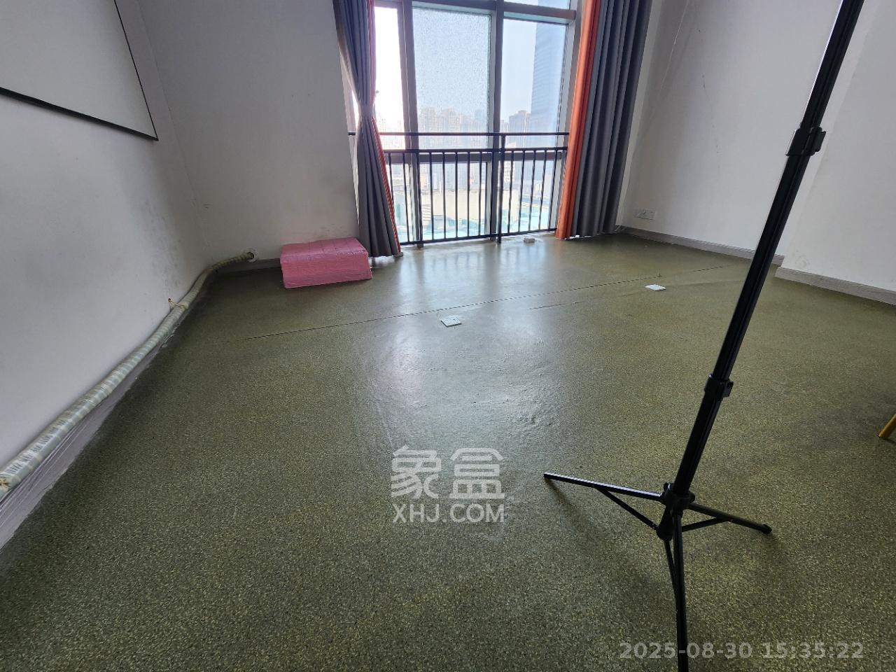 奥克斯广场 1室1厅1卫 5400.0元/月 奥克斯广场 1室1厅1卫 5400.0元/月室内图