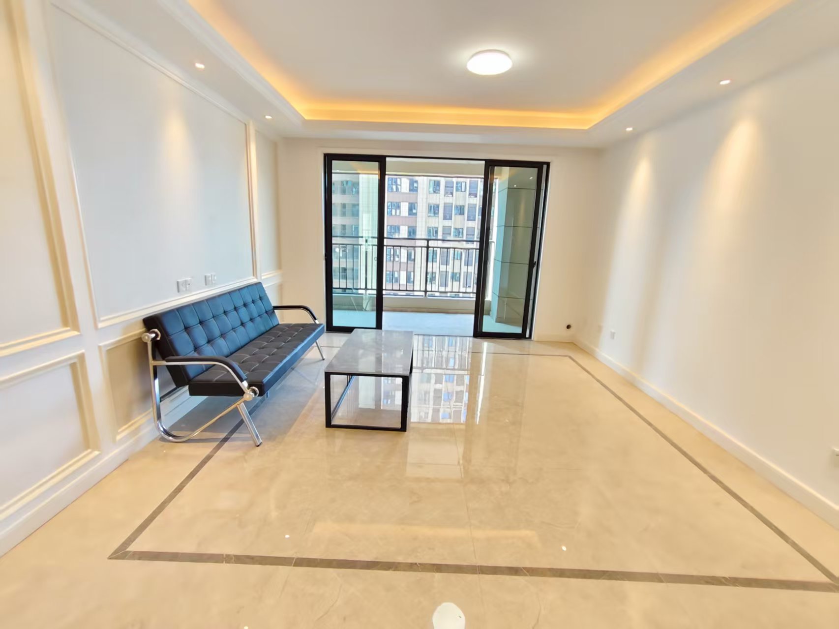 荣盛碧桂园铂悦府  4室2厅2卫    2200.0元/月室内图