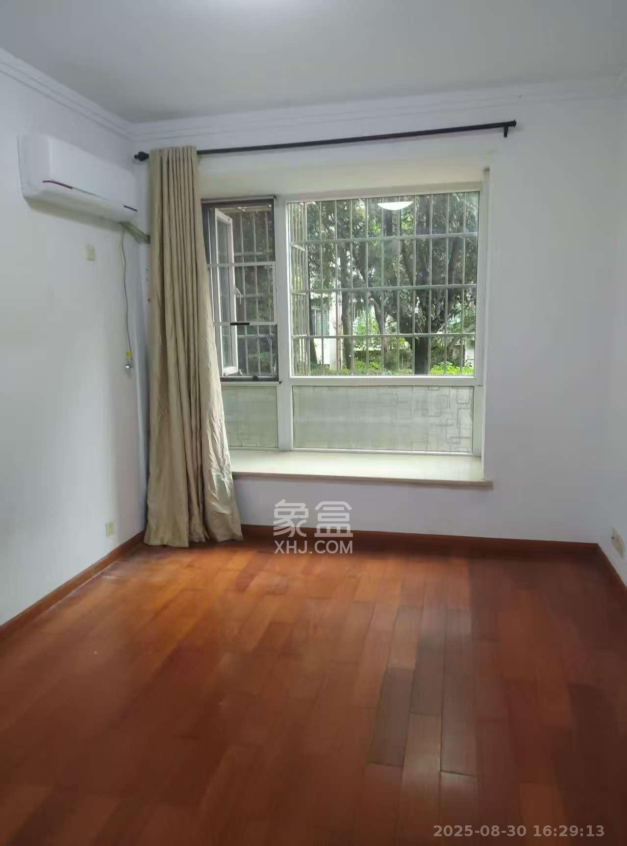 八方小区D区 4室2厅2卫 4000.0元/月 八方小区D区 4室2厅2卫 4000.0元/月室内图