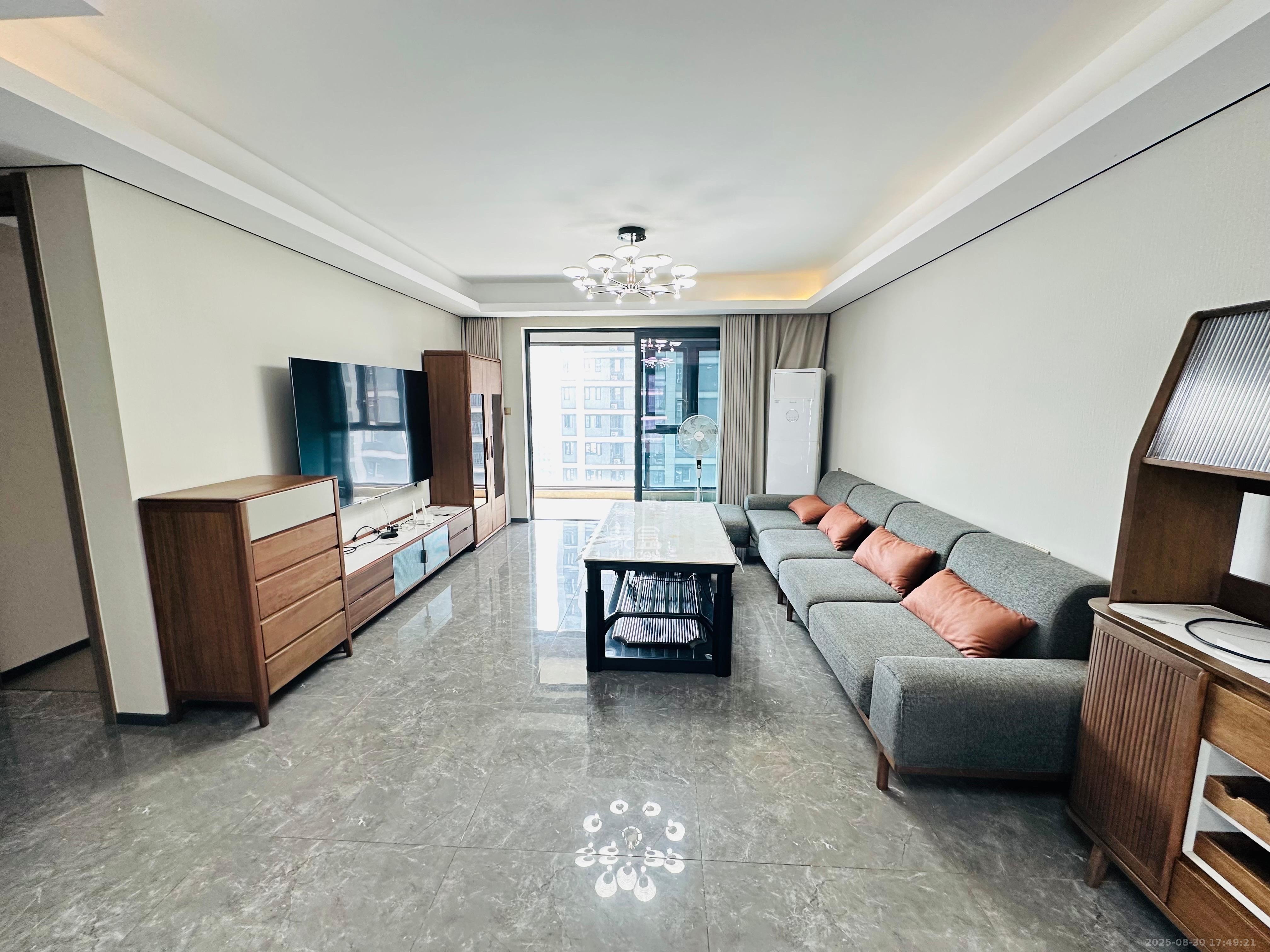 中海阅麓山一期  4室2厅2卫    6000.0元/月 中海阅麓山一期  4室2厅2卫    6000.0元/月室内图