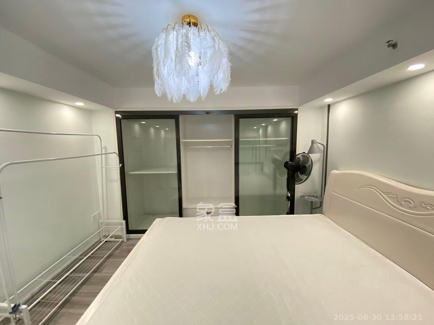 东盈商业广场(华泉城市广场)  1室1厅1卫    2400.0元/月 东盈商业广场(华泉城市广场)  1室1厅1卫    2400.0元/月室内图