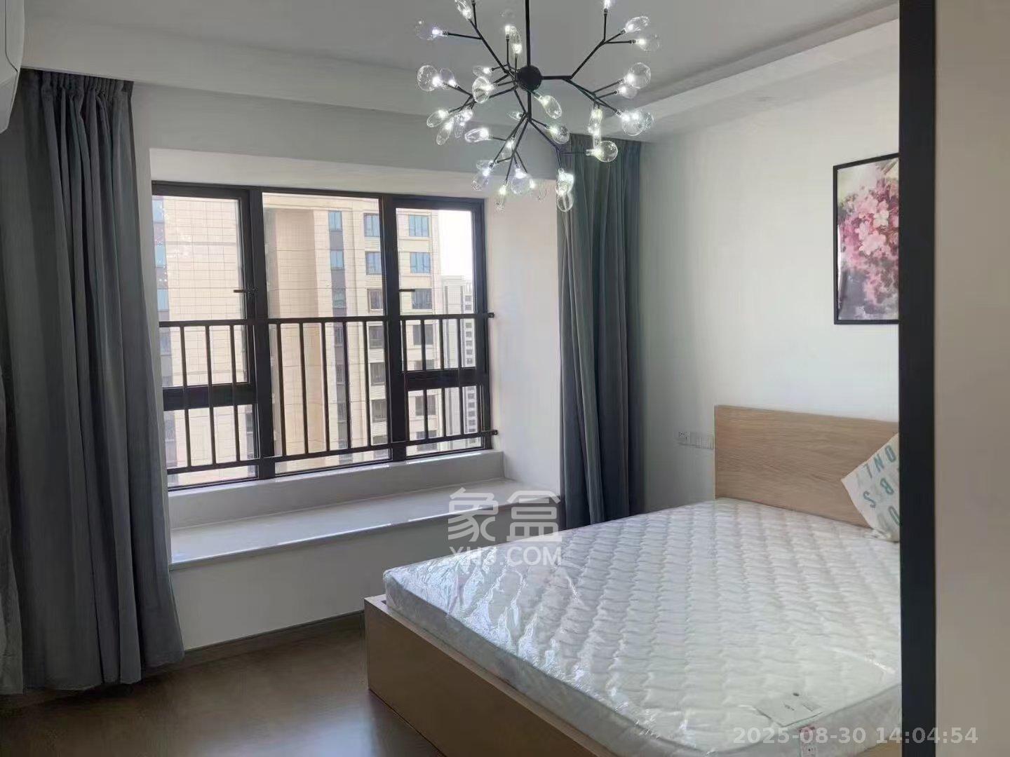 龙湖铂金中心(龙湖春江郦城)  4室2厅2卫    5300.0元/月 龙湖铂金中心(龙湖春江郦城)  4室2厅2卫    5300.0元/月室内图