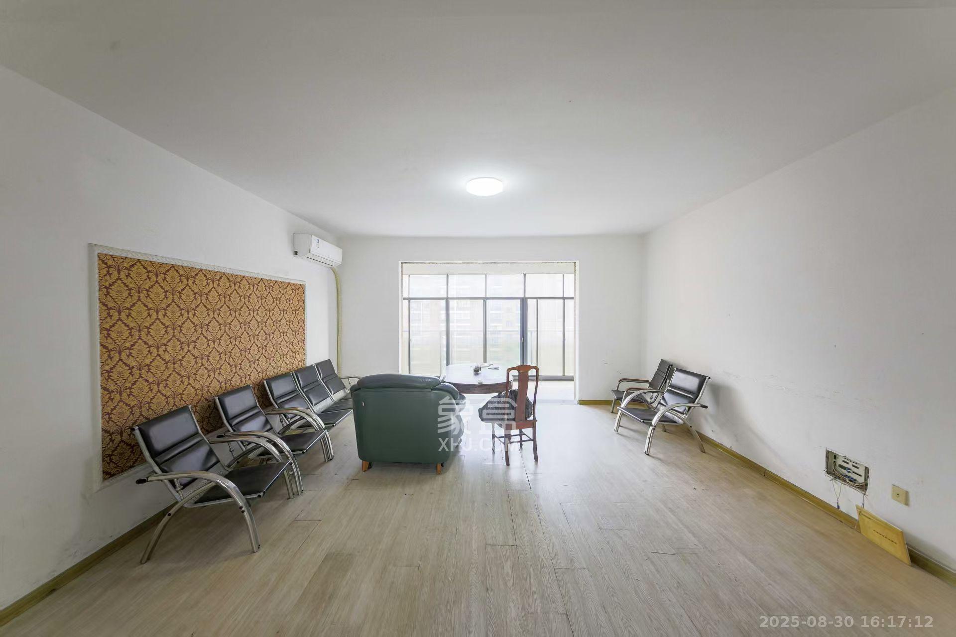 天城泰祥苑  4室2厅1卫    3500.0元/月 天城泰祥苑  4室2厅1卫    3500.0元/月