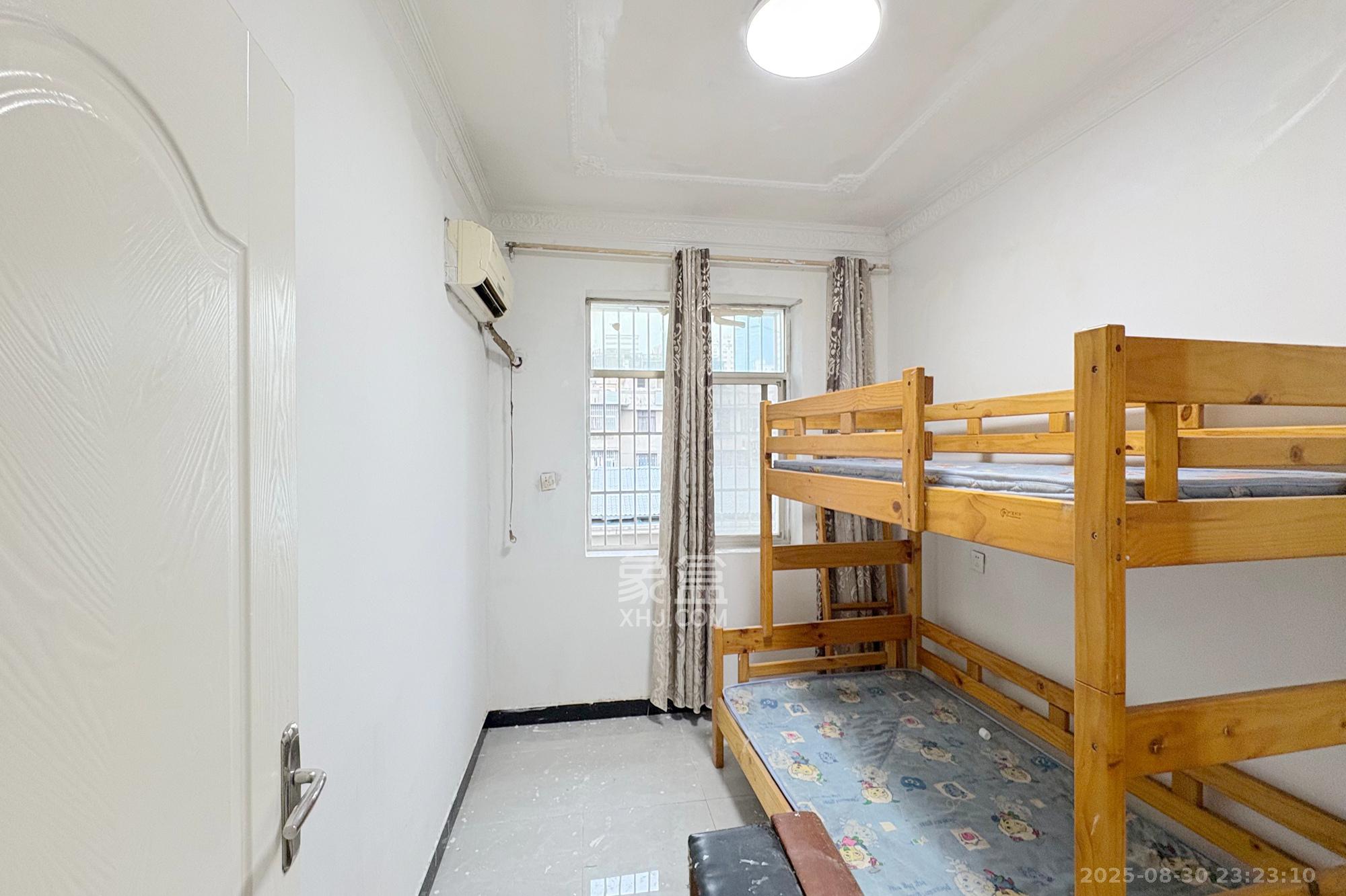 东文庙坪 2室1厅1卫 65.0万 东文庙坪 2室1厅1卫 65.0万卧室