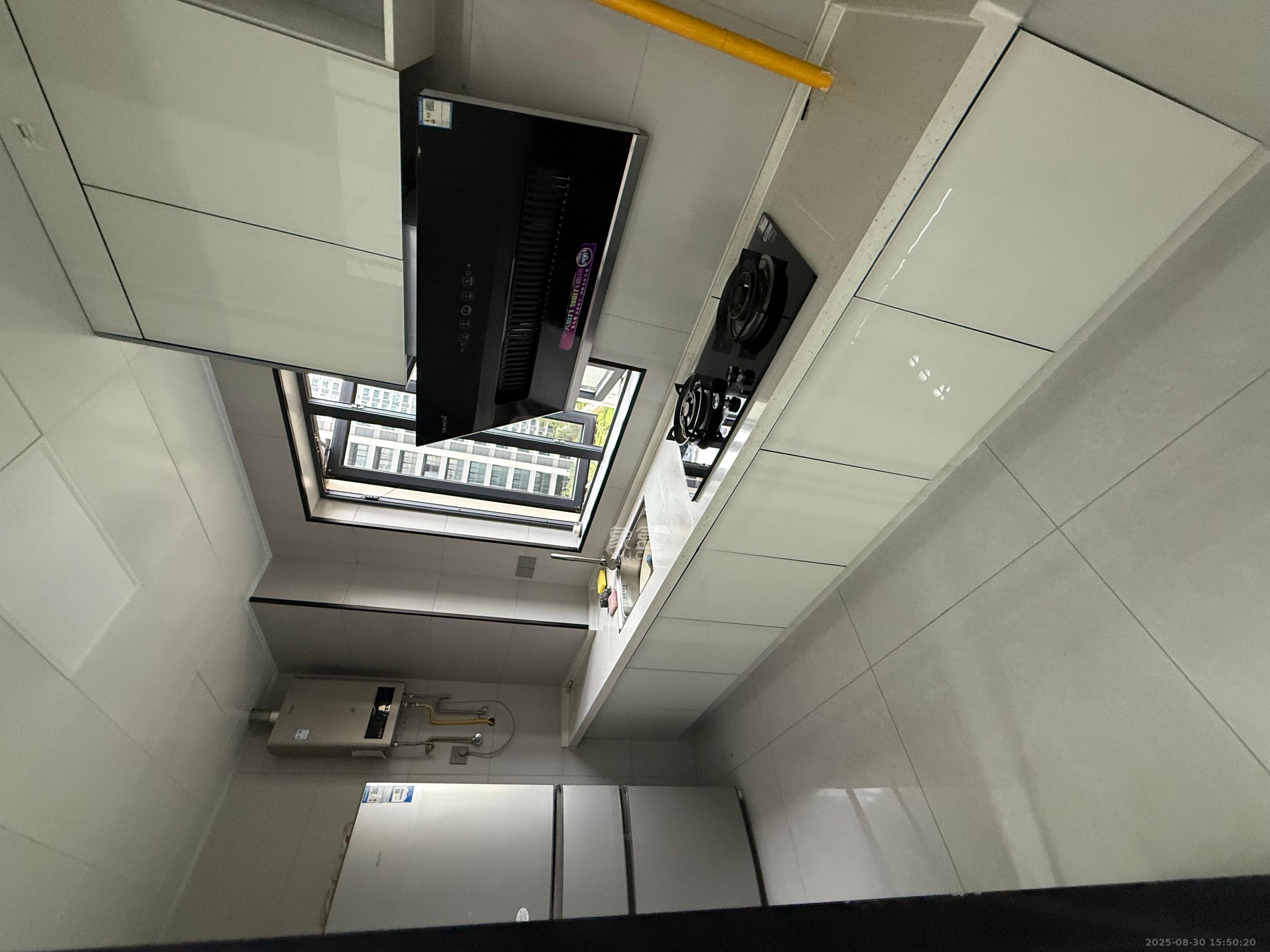 周南学府  2室2厅2卫    2300.0元/月 周南学府  2室2厅2卫    2300.0元/月室内图1