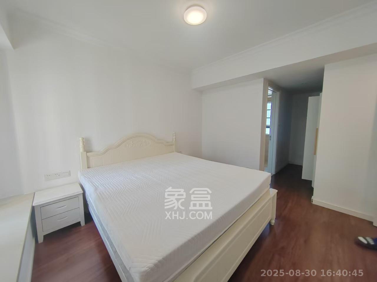 万科魅力之城观澜里  3室1厅2卫   2700.00元/月室内图
