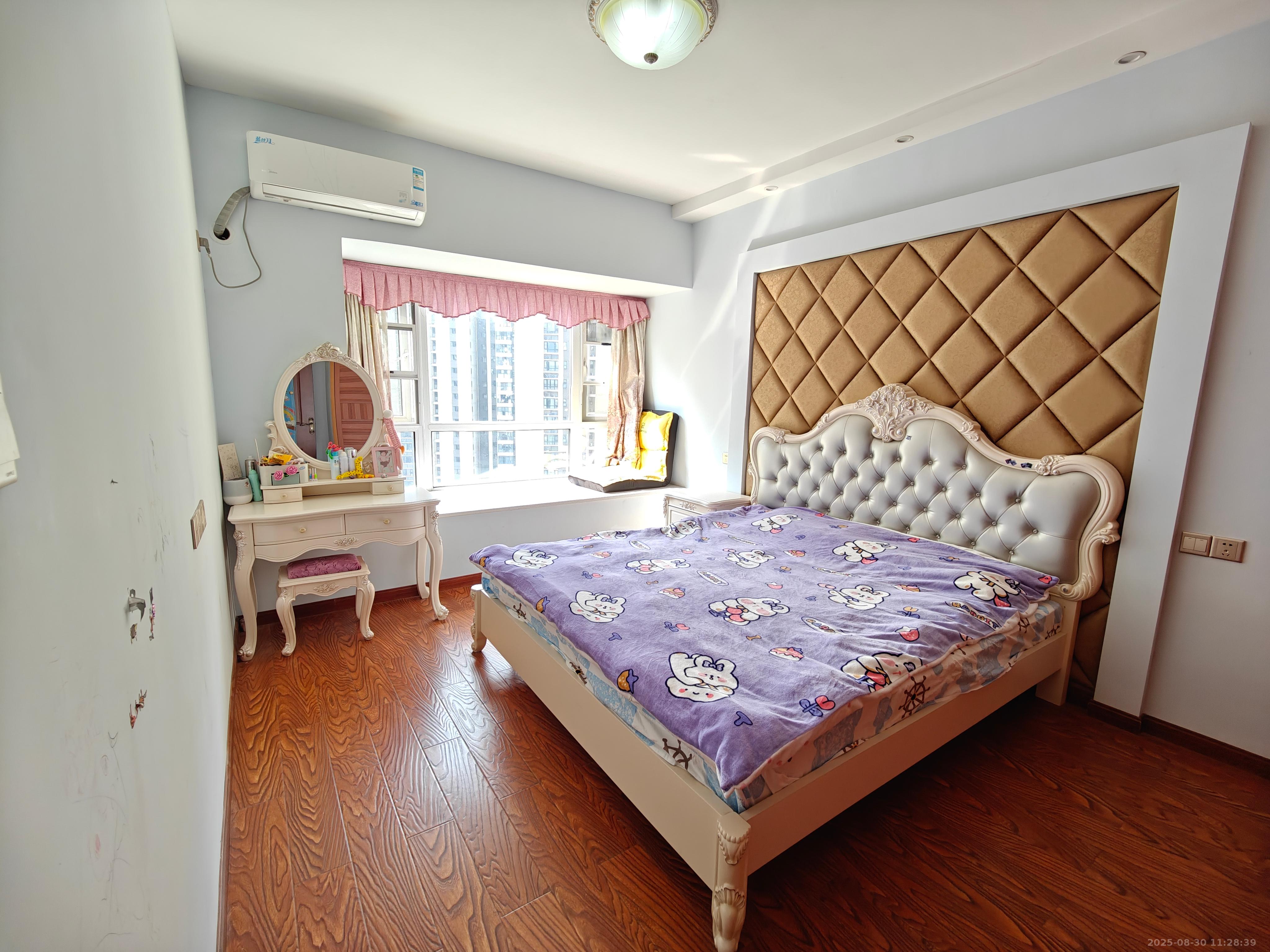 美的城三期 3室2厅2卫 2000.0元/月 美的城三期 3室2厅2卫 2000.0元/月室内图