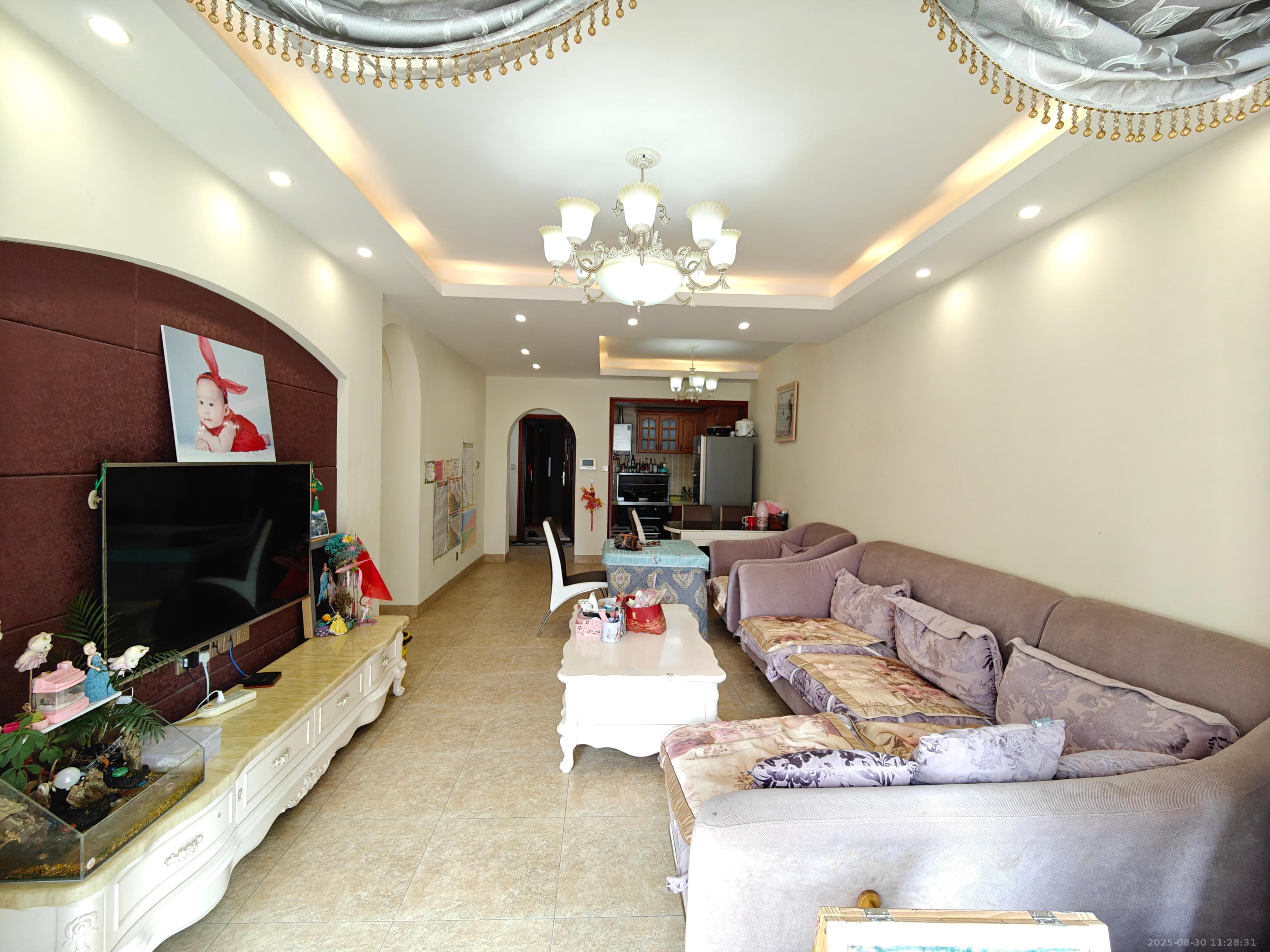 美的城三期 3室2厅2卫 2000.0元/月 美的城三期 3室2厅2卫 2000.0元/月室内图