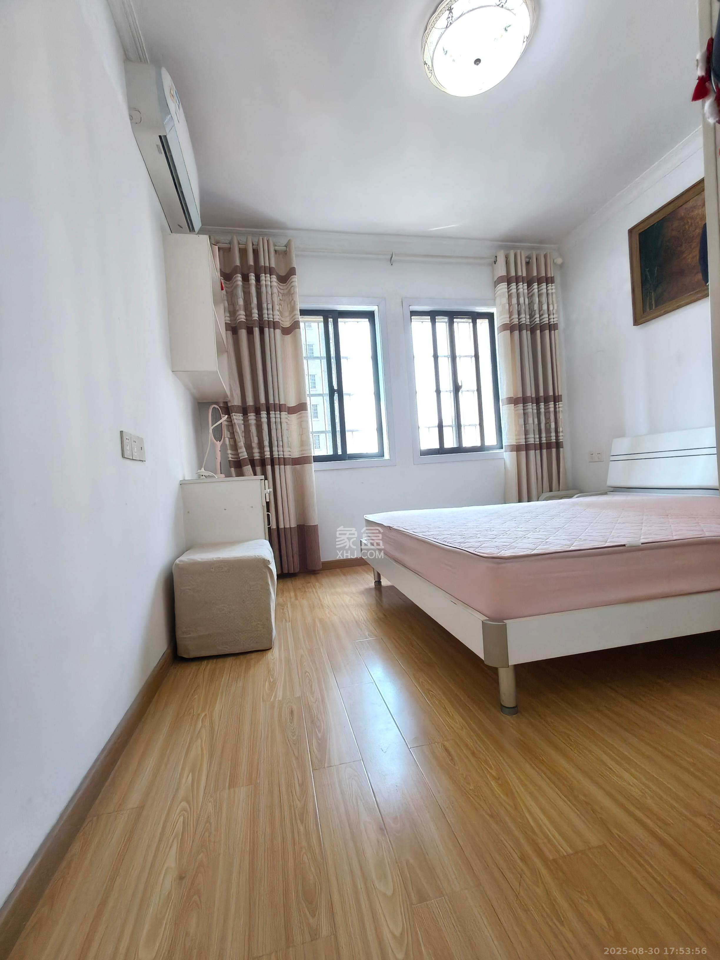 佳美紫郡  3室2厅2卫    2300.0元/月室内图