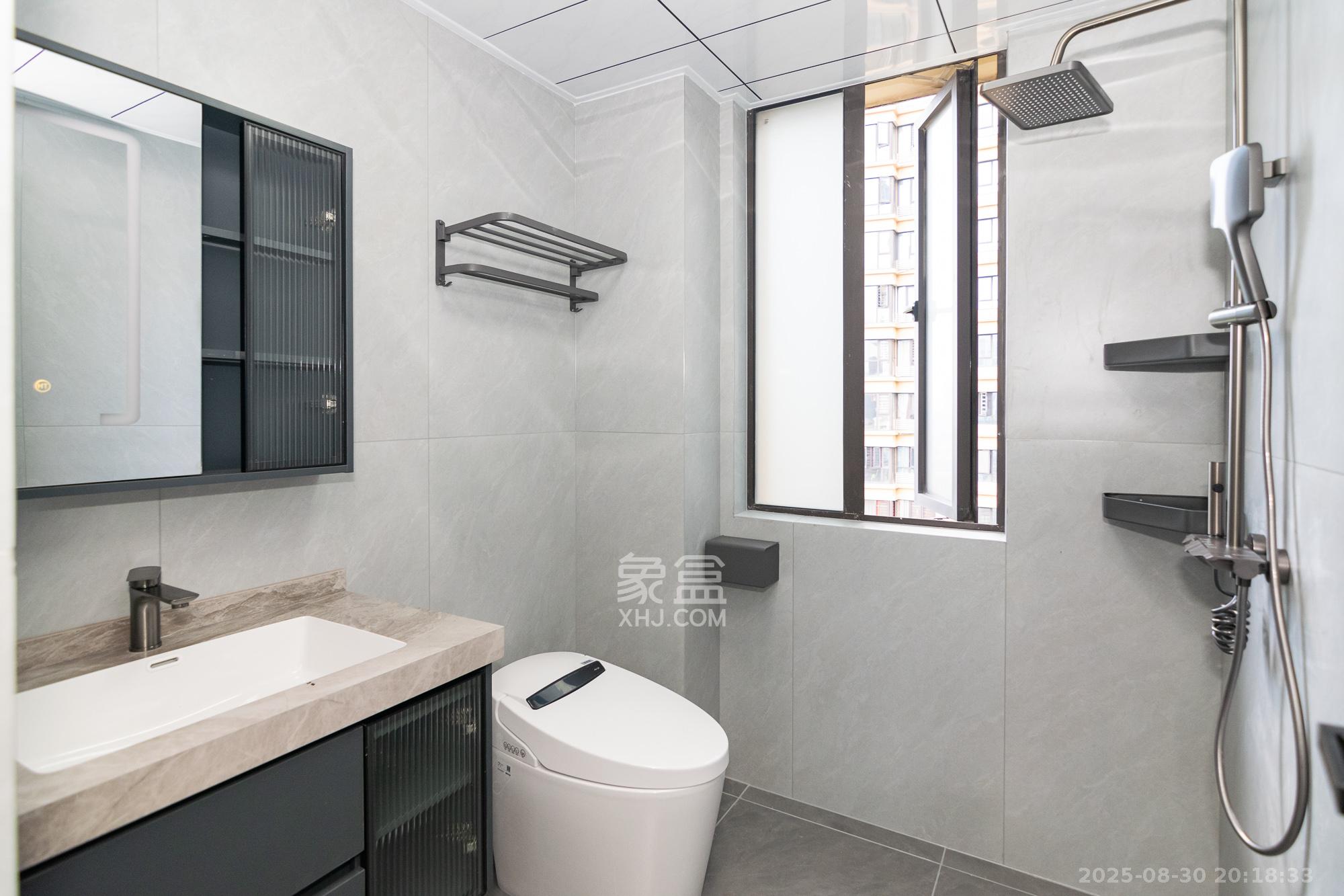 三润城（三润星城）  4室2厅2卫    129.8万卫生间