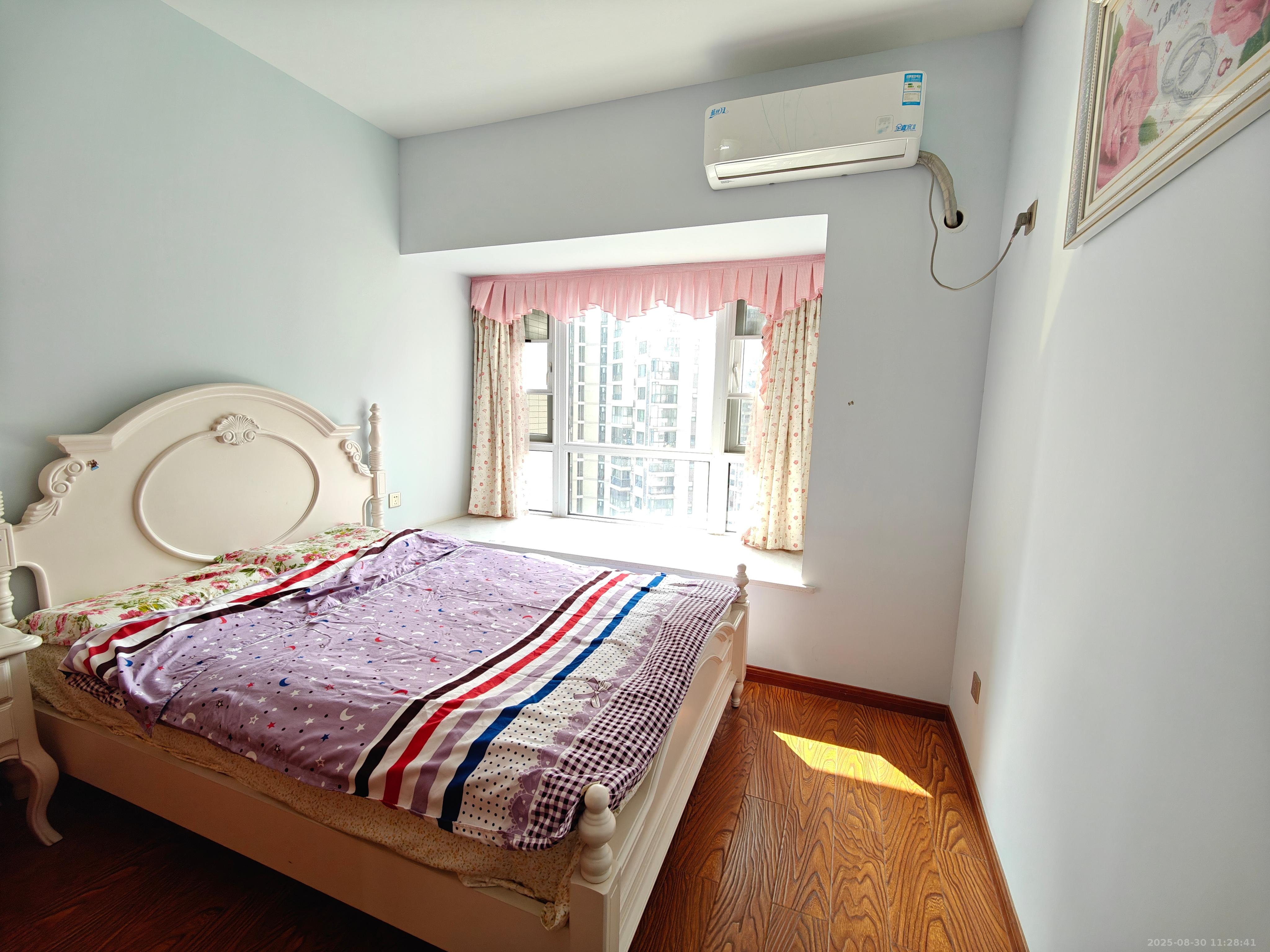 美的城三期 3室2厅2卫 2000.0元/月 美的城三期 3室2厅2卫 2000.0元/月室内图