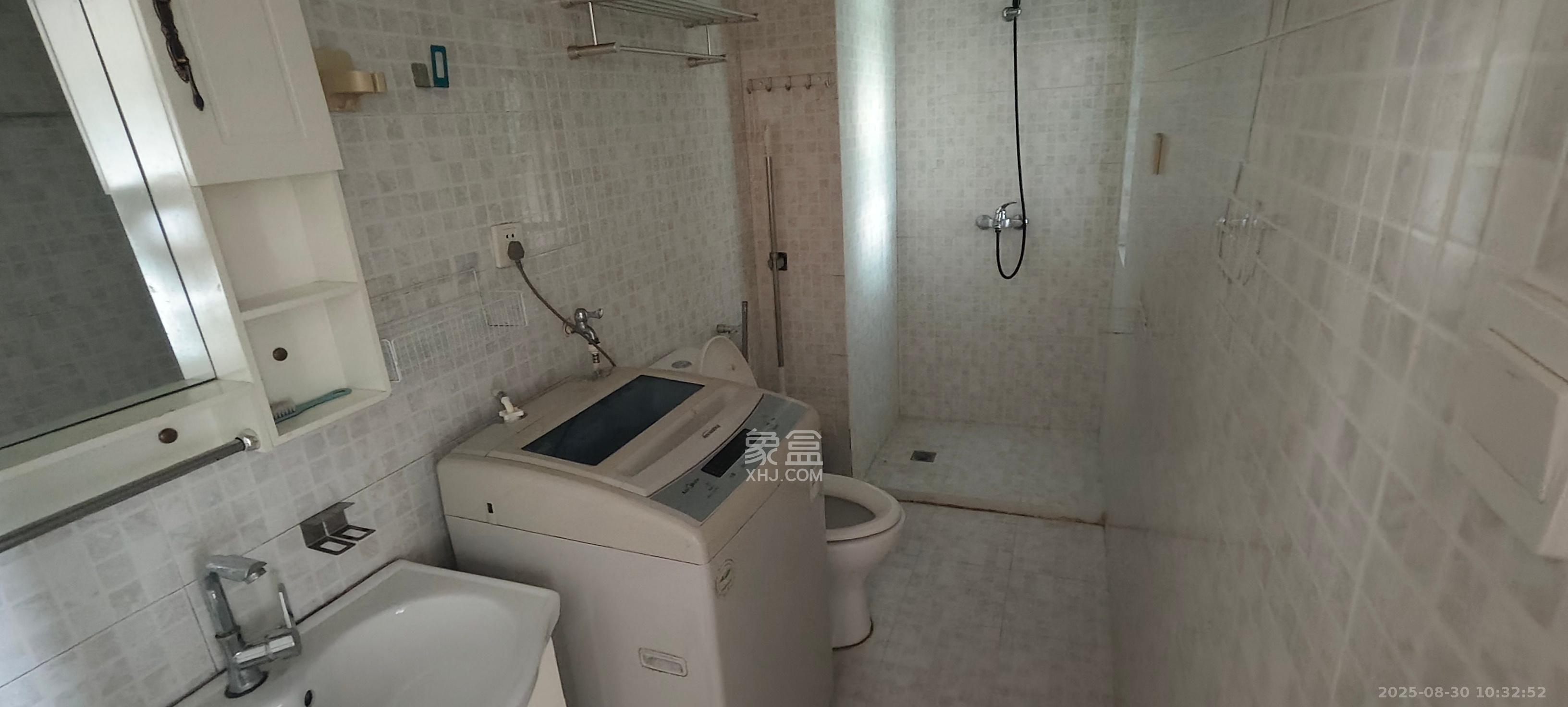 汇富中心 1室1厅1卫 2000.0元/月 汇富中心 1室1厅1卫 2000.0元/月室内图