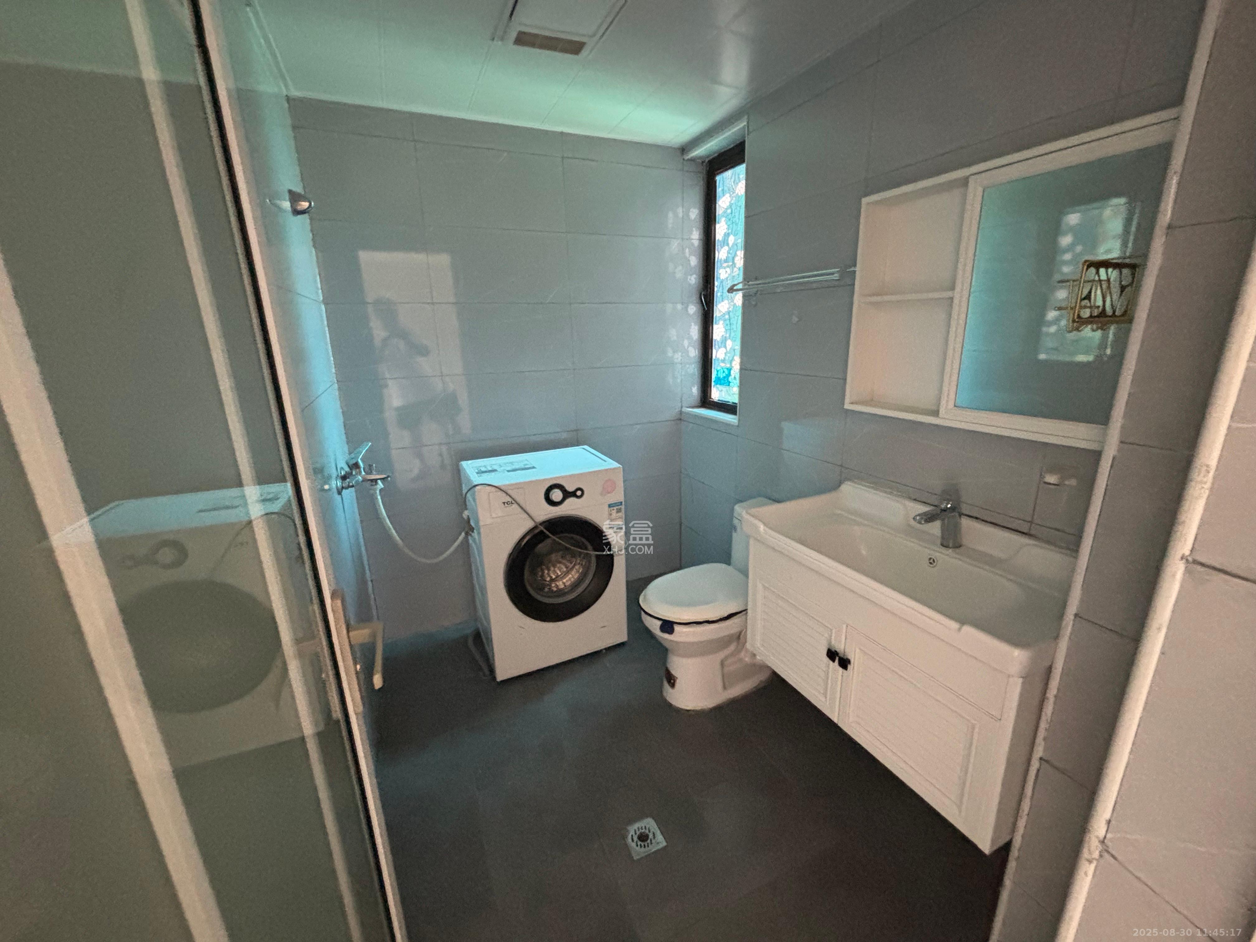 绿地海外滩二期 3室2厅2卫 2300.0元/月 绿地海外滩二期 3室2厅2卫 2300.0元/月室内图