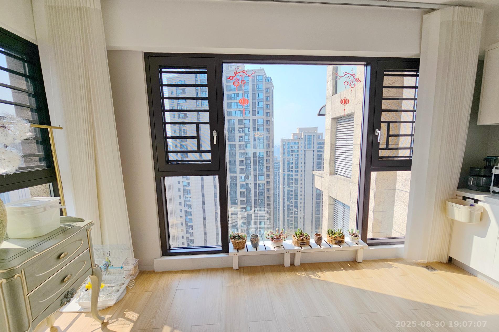 明昇壹城(明昇时代广场)二期  4室2厅2卫    268.0万 明昇壹城(明昇时代广场)二期  4室2厅2卫    268.0万阳台