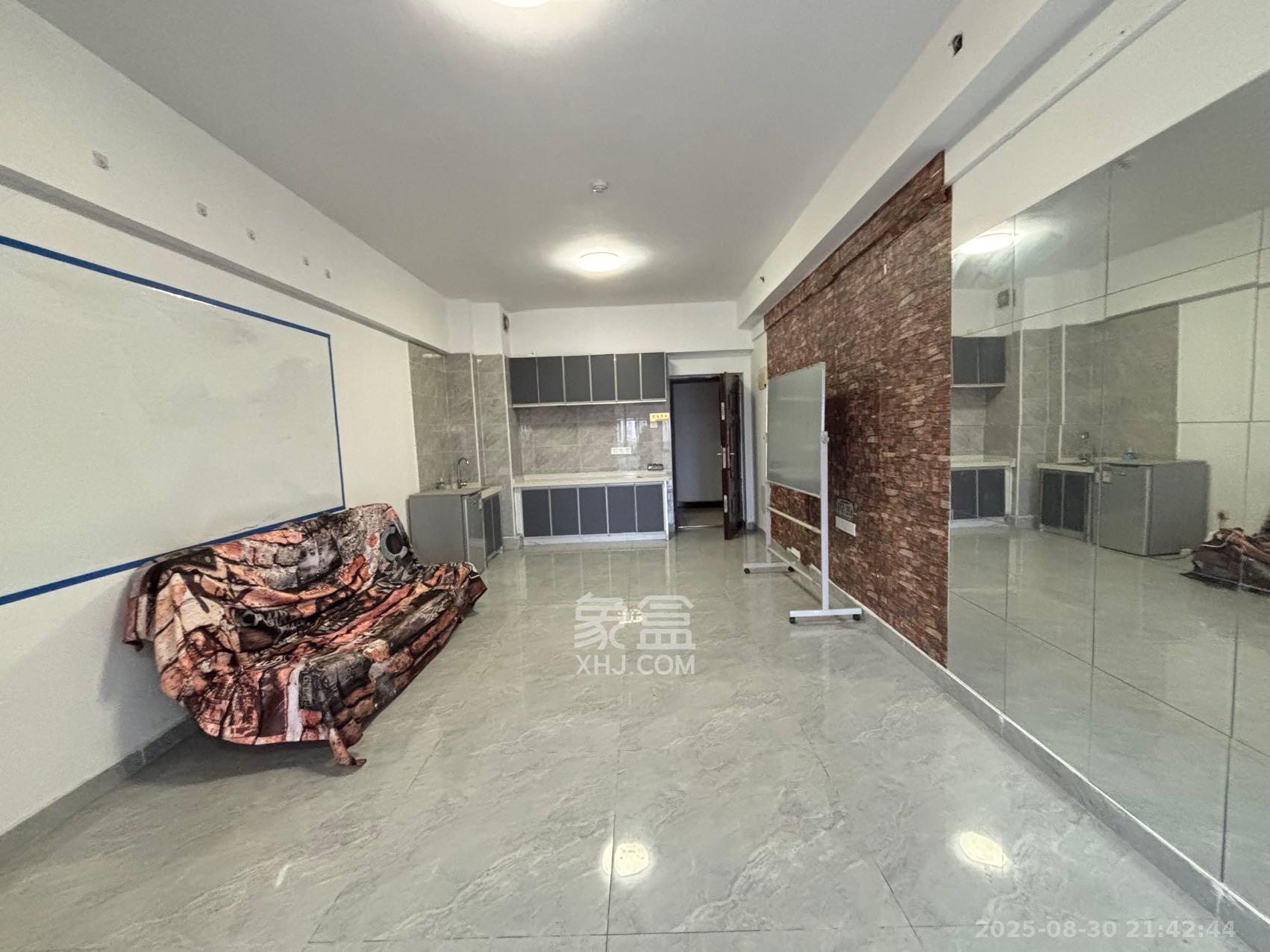 中建芙蓉嘉苑  1室1厅1卫    1300.0元/月室内图