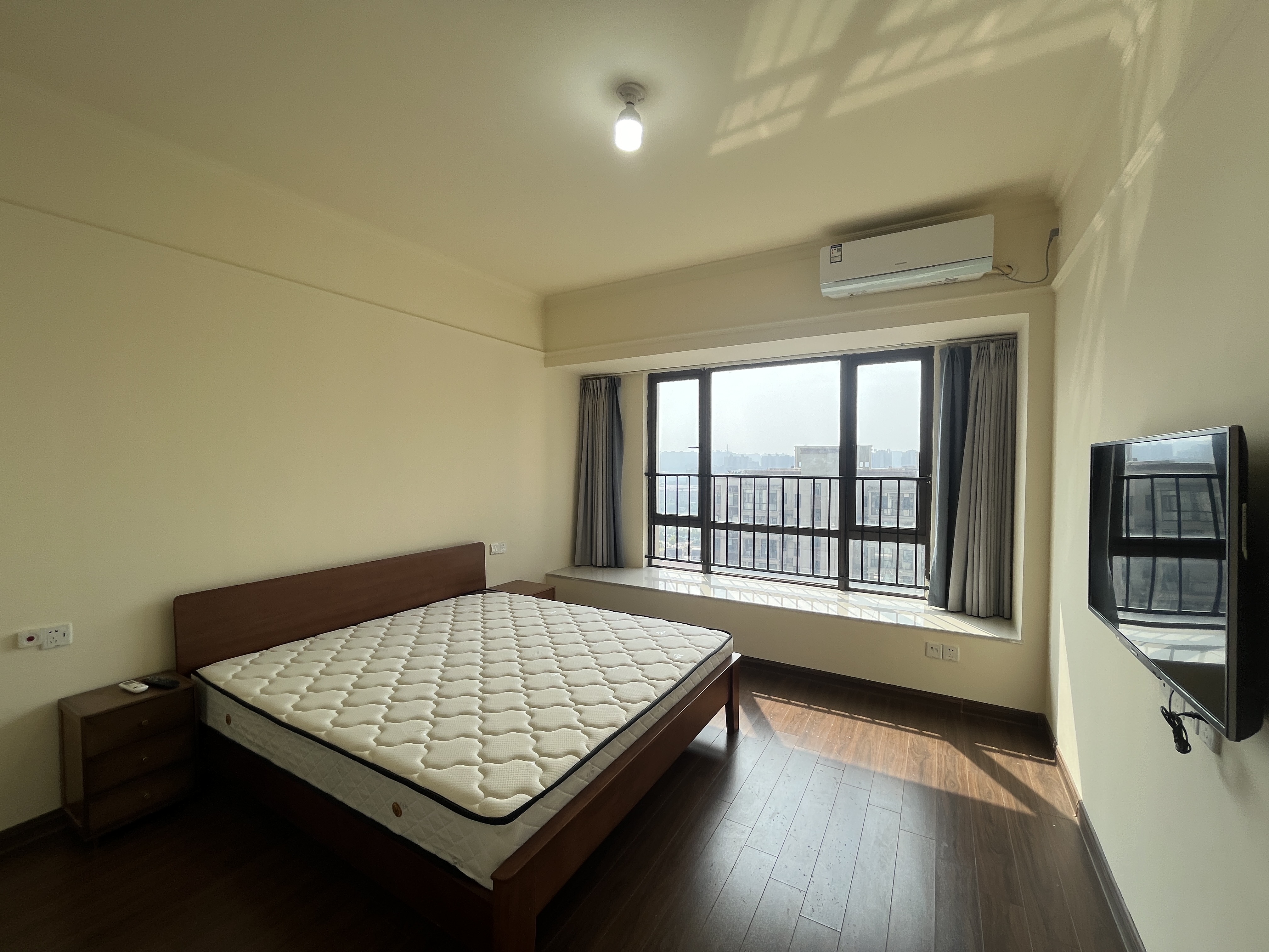 华耀碧桂园十里江湾观澜 4室2厅2卫 3000.0元/月 华耀碧桂园十里江湾观澜 4室2厅2卫 3000.0元/月室内图