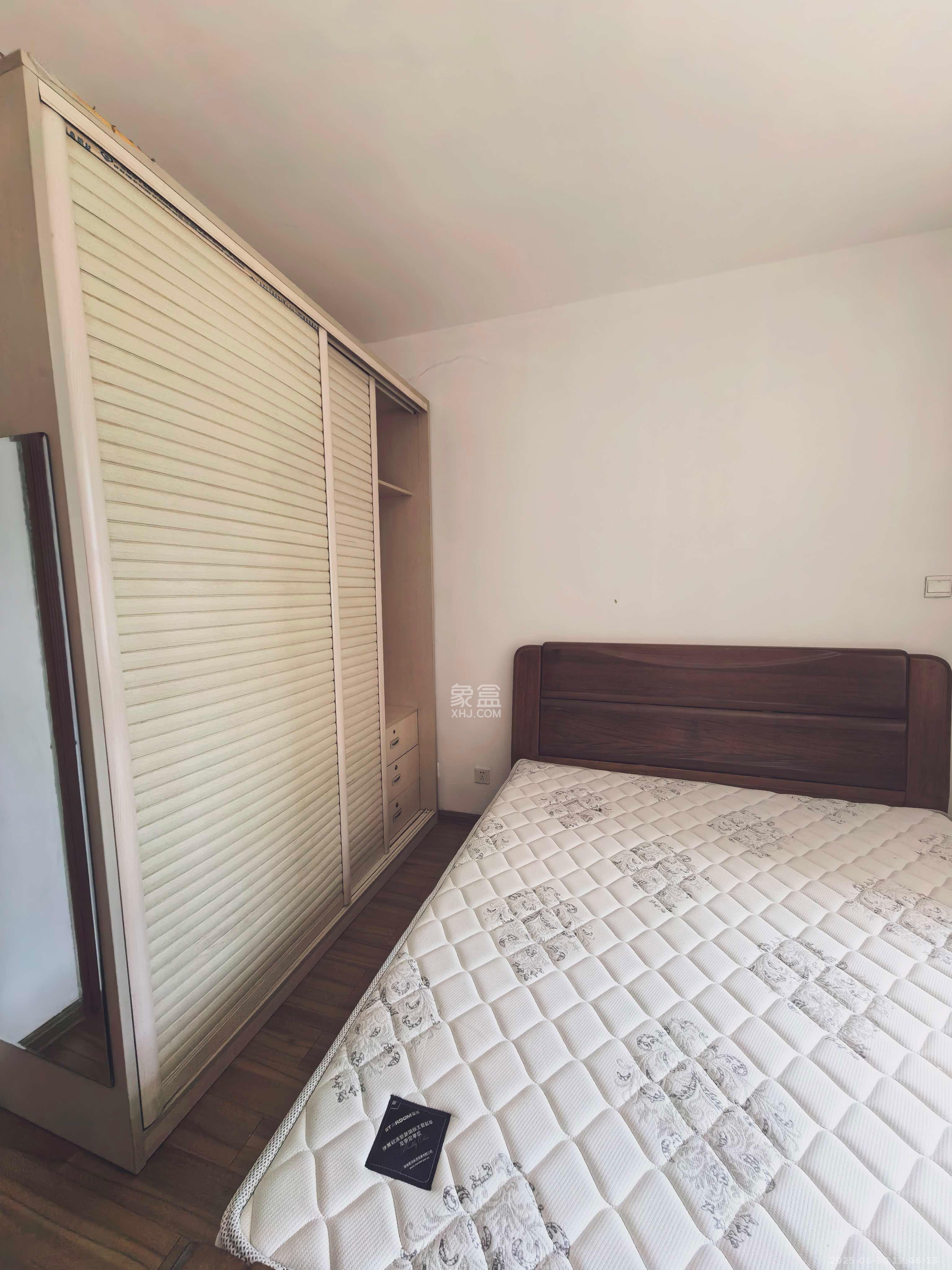 江临天下  2室2厅1卫    2000.0元/月 江临天下  2室2厅1卫    2000.0元/月室内图