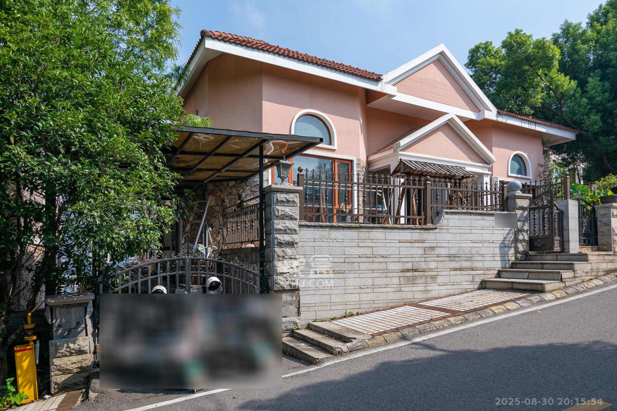 悦禧国际山庄  6室2厅4卫   268.00万其他