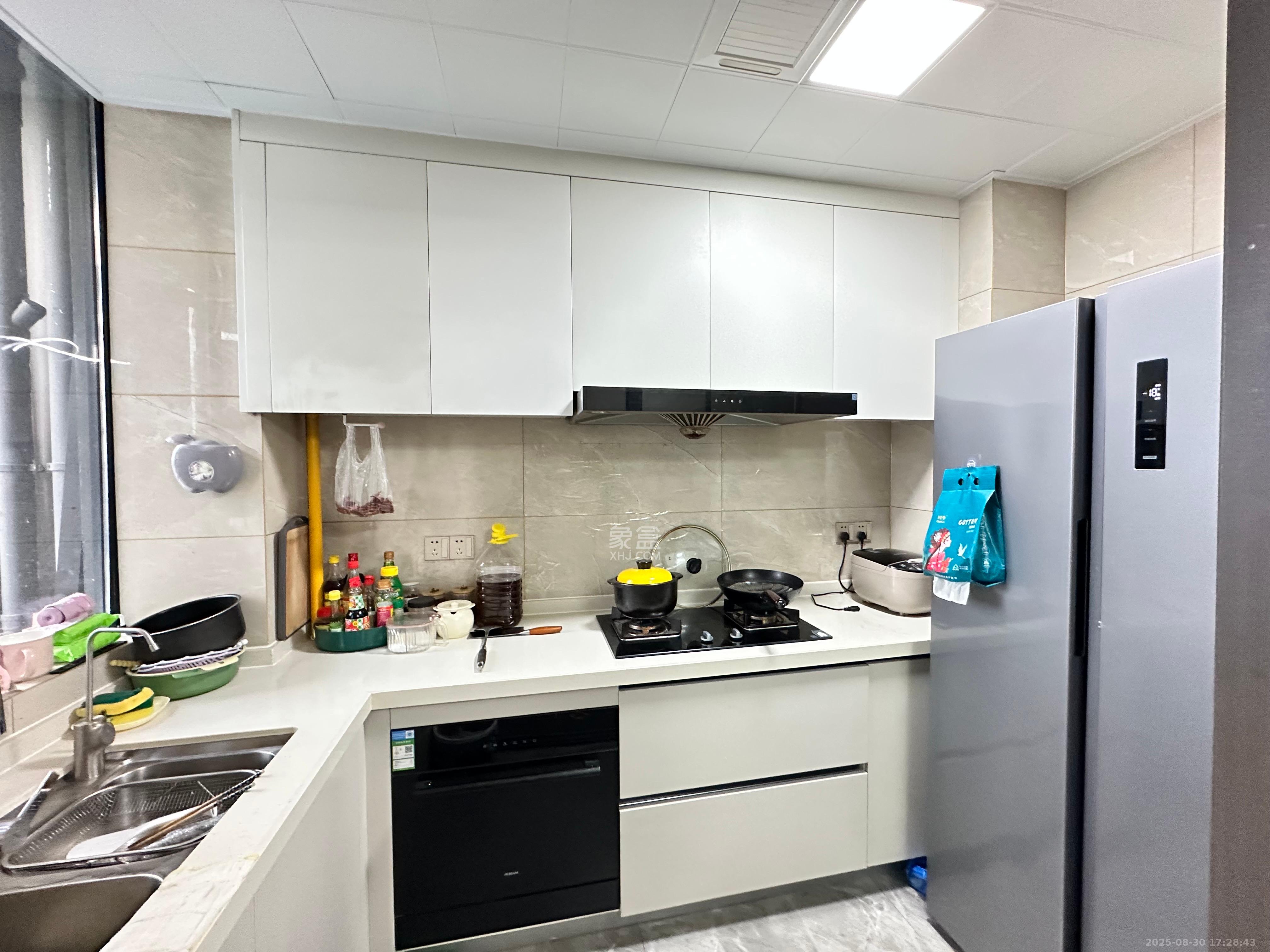 梅溪枫林  3室2厅2卫    3500.0元/月 梅溪枫林  3室2厅2卫    3500.0元/月室内图