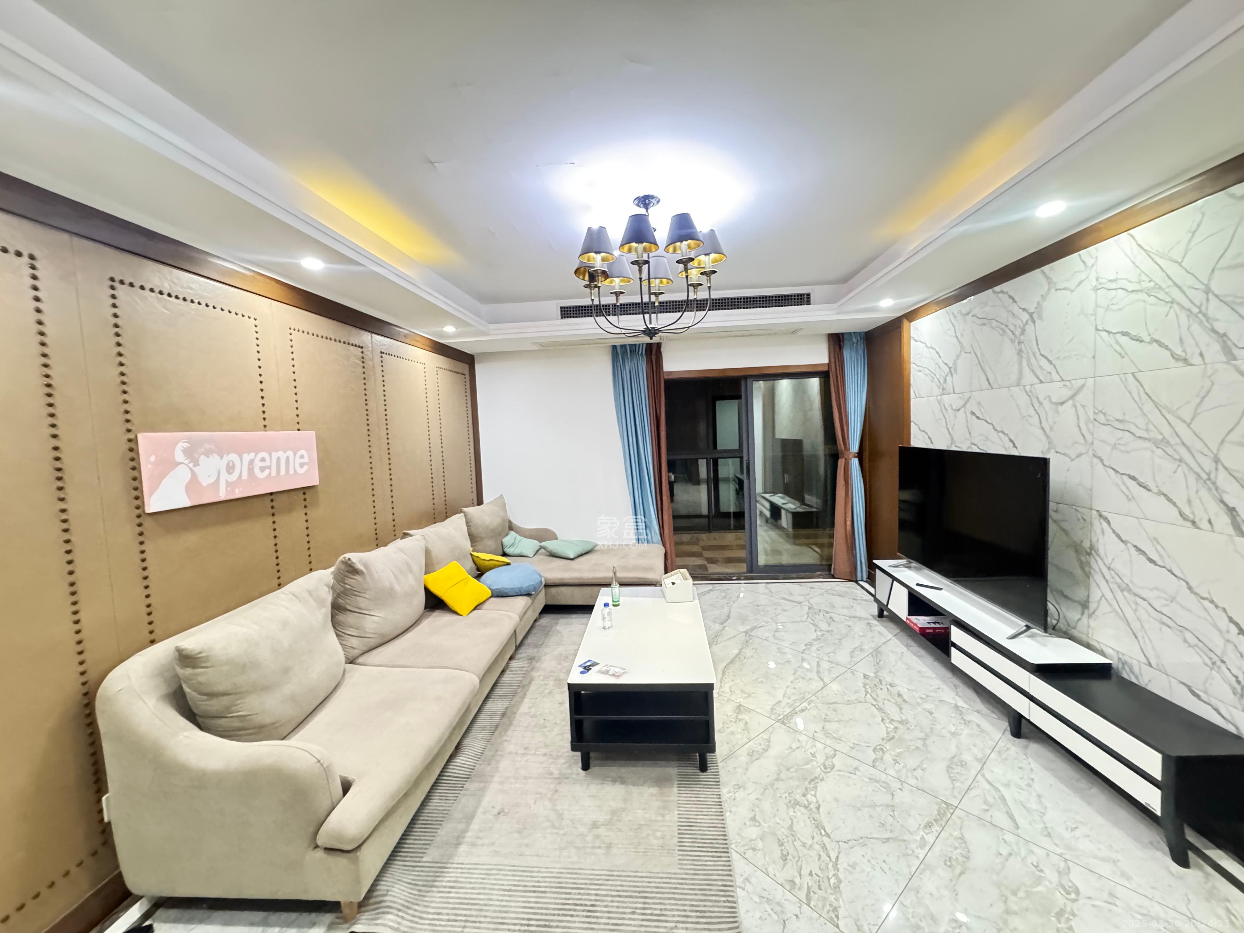 三万英尺  4室2厅2卫    4300.0元/月 三万英尺  4室2厅2卫    4300.0元/月