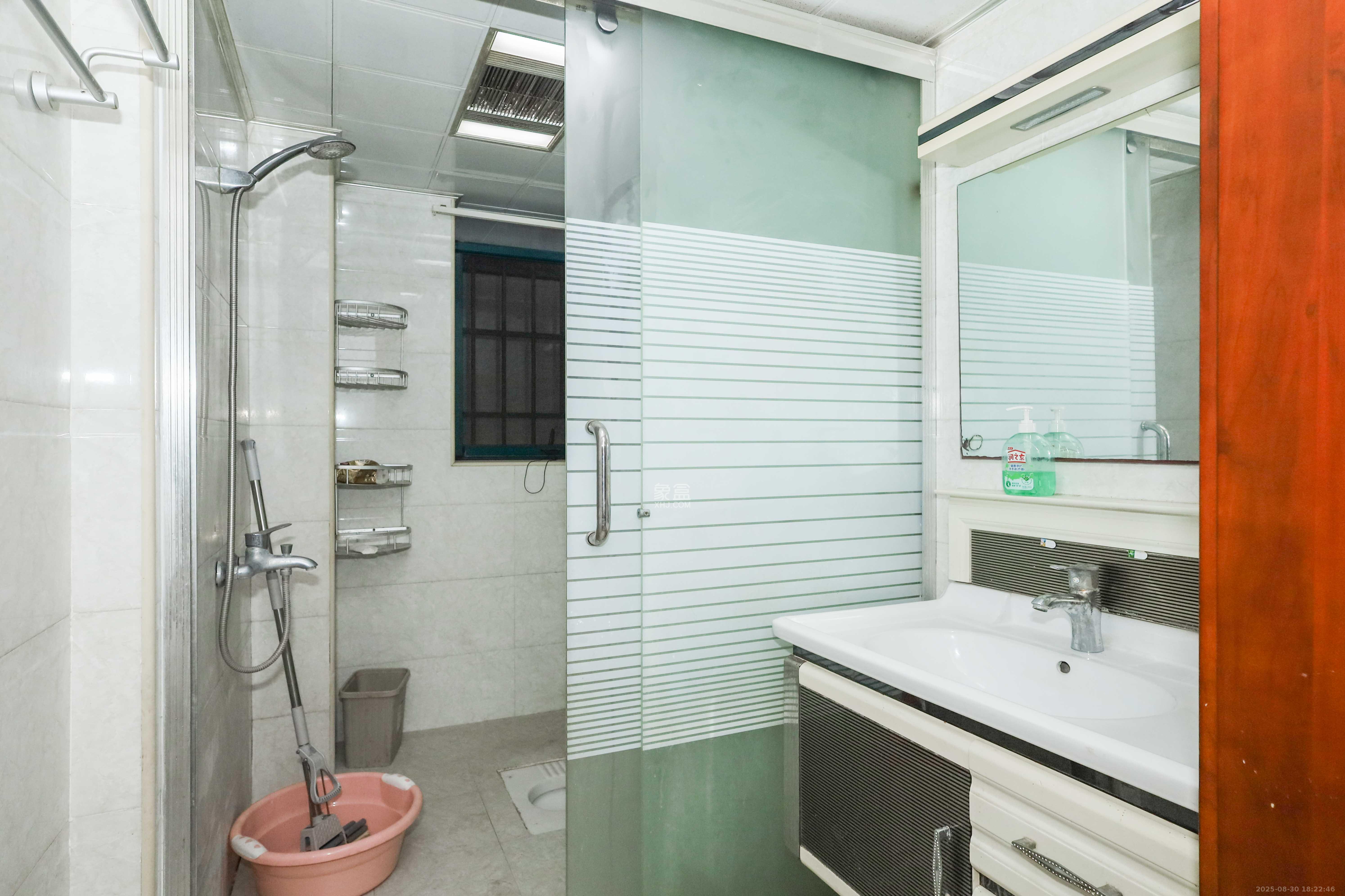 麓谷公馆(涉外国际公馆)  3室2厅2卫    92.0万 麓谷公馆(涉外国际公馆)  3室2厅2卫    92.0万卫生间