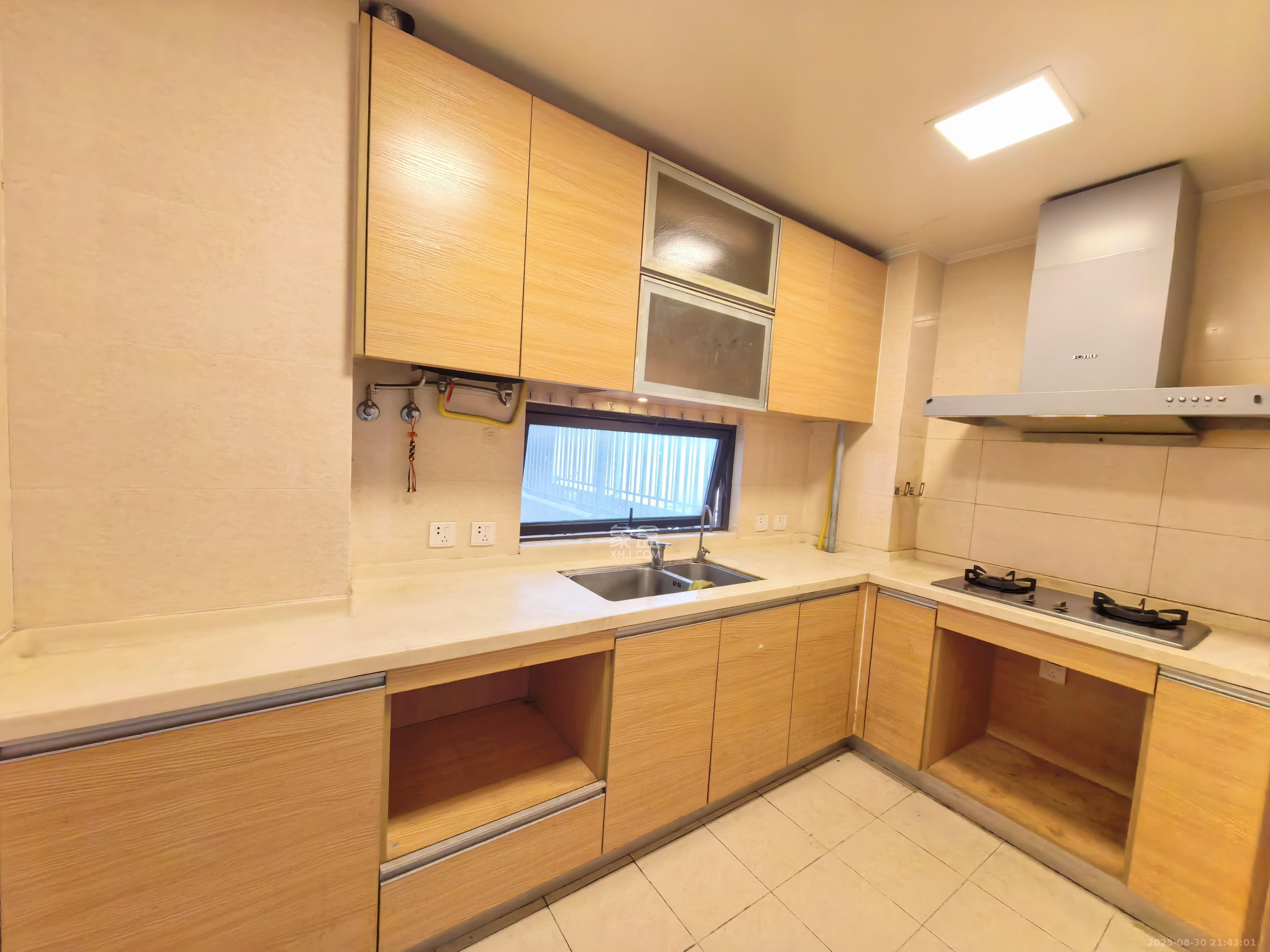 旭辉国际广场(永升商业广场) 3室2厅2卫 2600.0元/月 旭辉国际广场(永升商业广场) 3室2厅2卫 2600.0元/月室内图