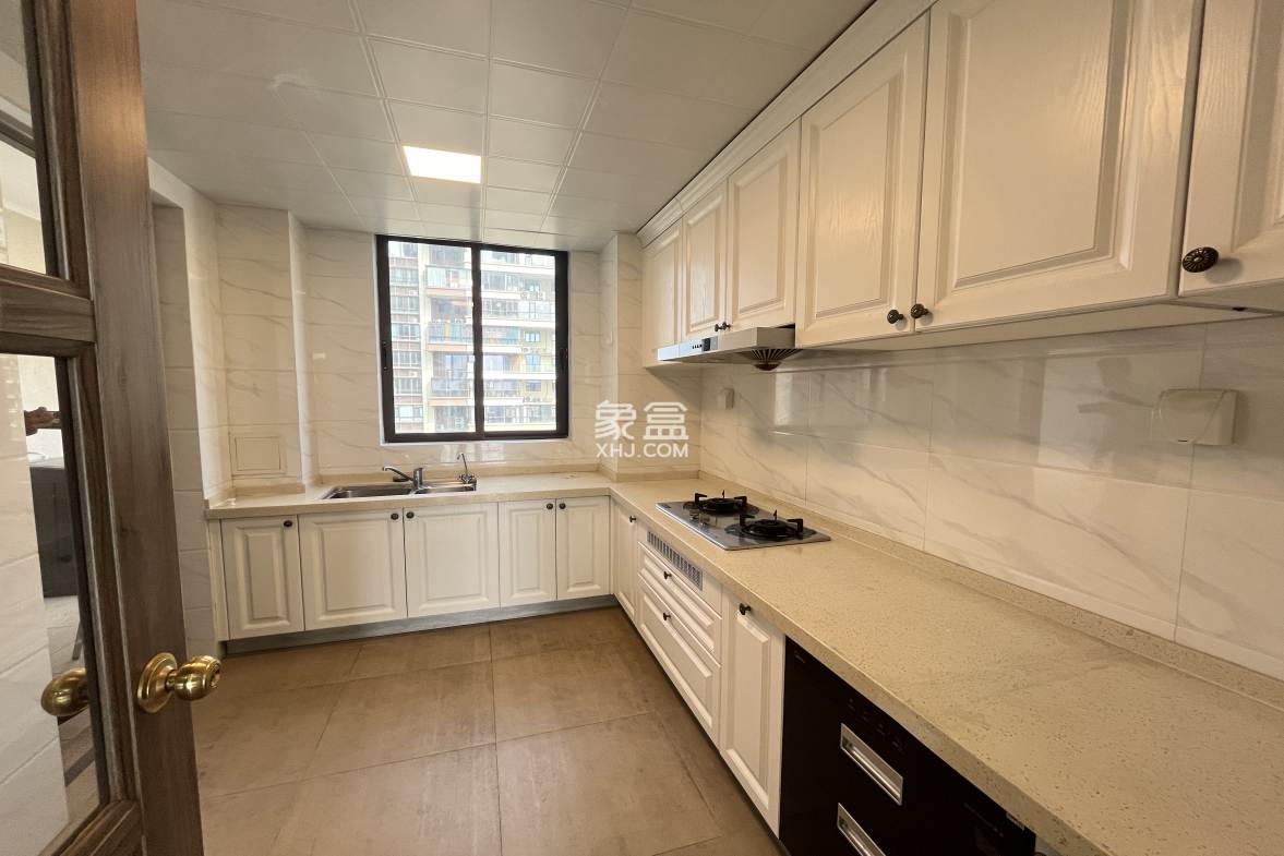 华耀碧桂园十里江湾观澜 4室2厅2卫 3000.0元/月 华耀碧桂园十里江湾观澜 4室2厅2卫 3000.0元/月室内图