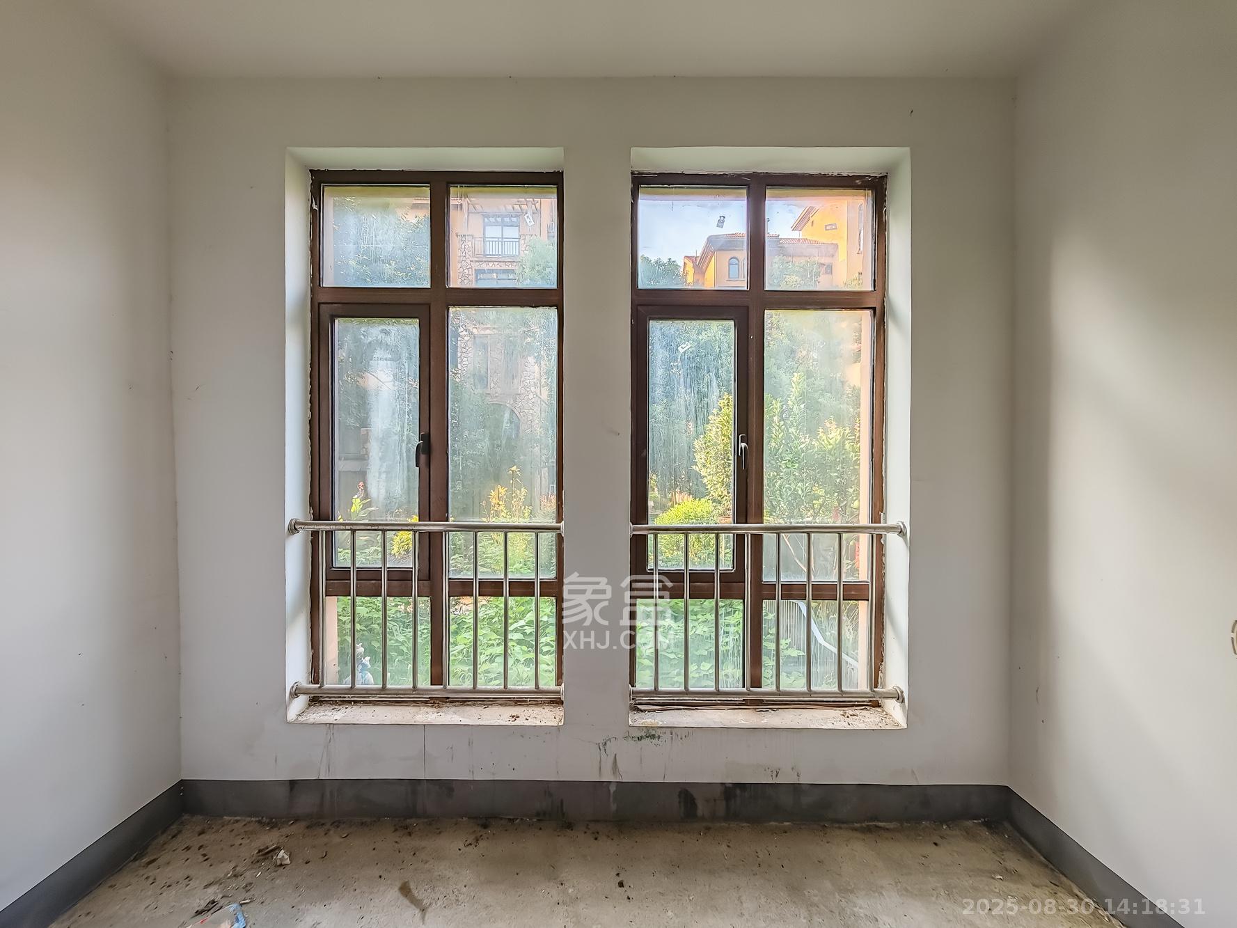 幸福考拉  4室2厅2卫    205.0万 幸福考拉  4室2厅2卫    205.0万阳台