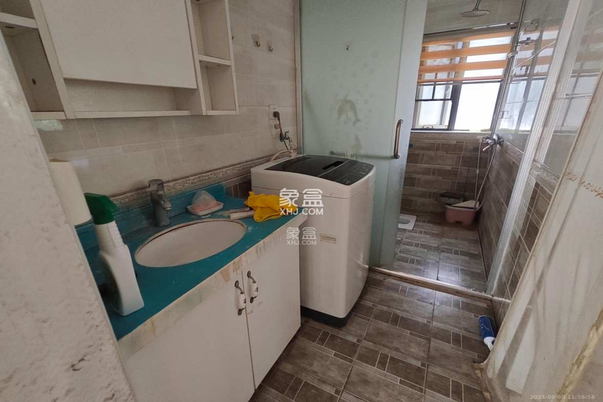 荣盛花语书苑  3室2厅1卫    2600.0元/月 荣盛花语书苑  3室2厅1卫    2600.0元/月室内图