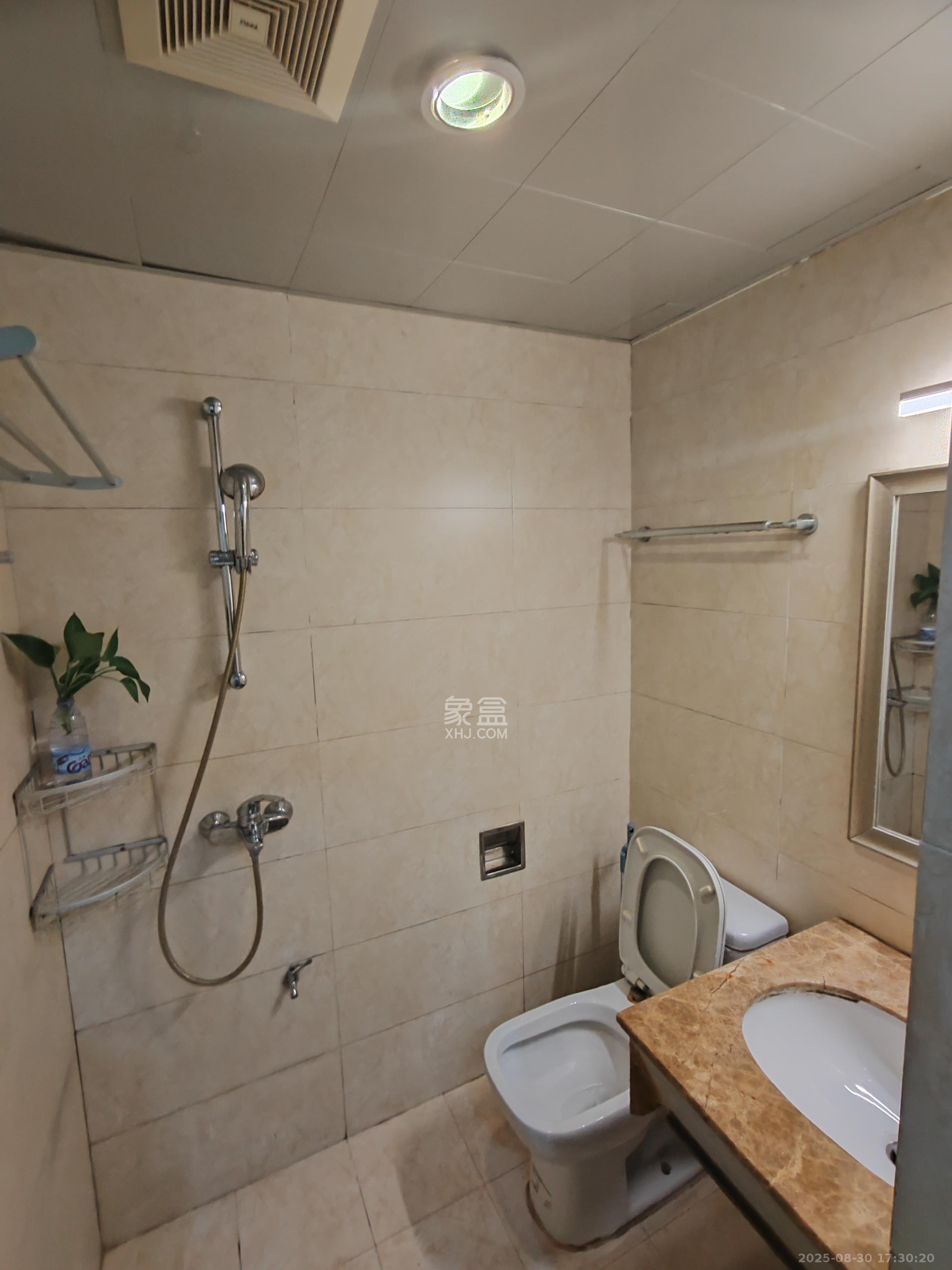 泉昇同福大厦 1室1厅1卫 1680.0元/月 泉昇同福大厦 1室1厅1卫 1680.0元/月室内图