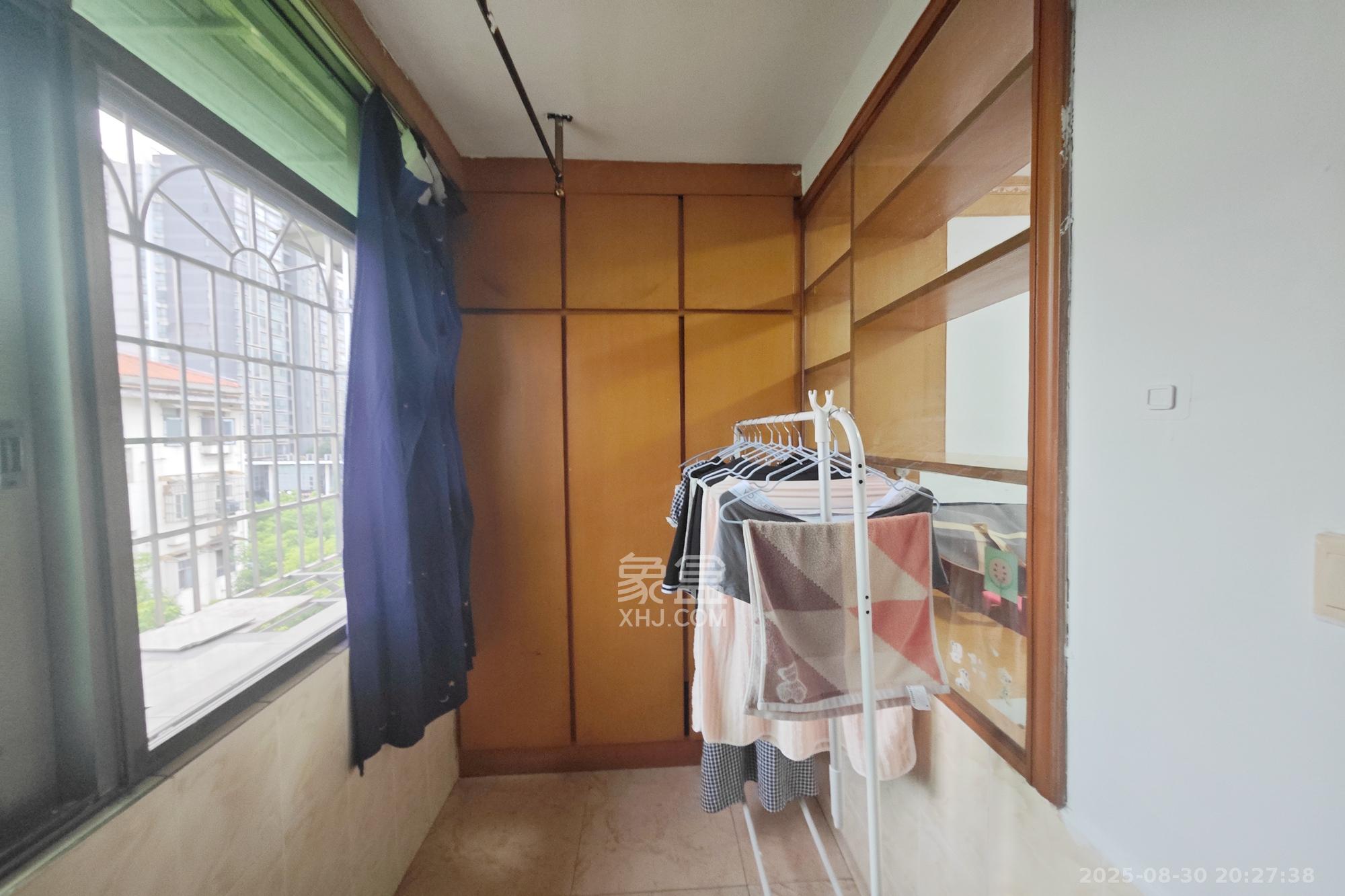 狮子山一片  2室1厅1卫    25.0万阳台