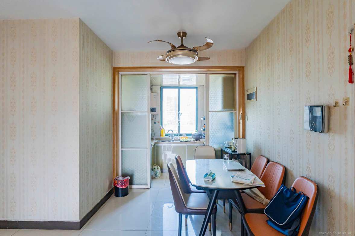 才子佳苑一期/二期  3室2厅1卫    75.0万 才子佳苑一期/二期  3室2厅1卫    75.0万客厅