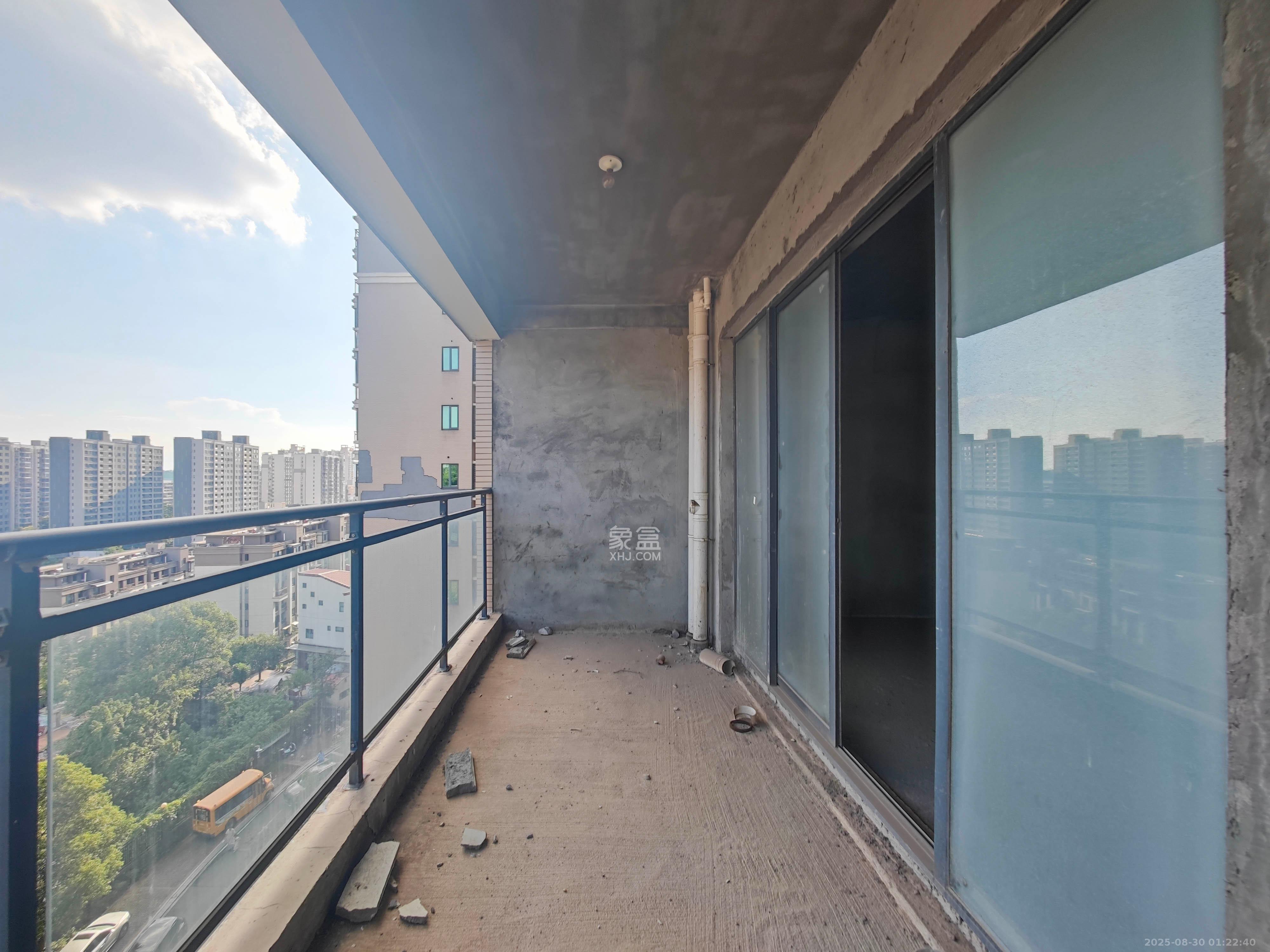 森林城  4室2厅2卫    163.0万 森林城  4室2厅2卫    163.0万阳台