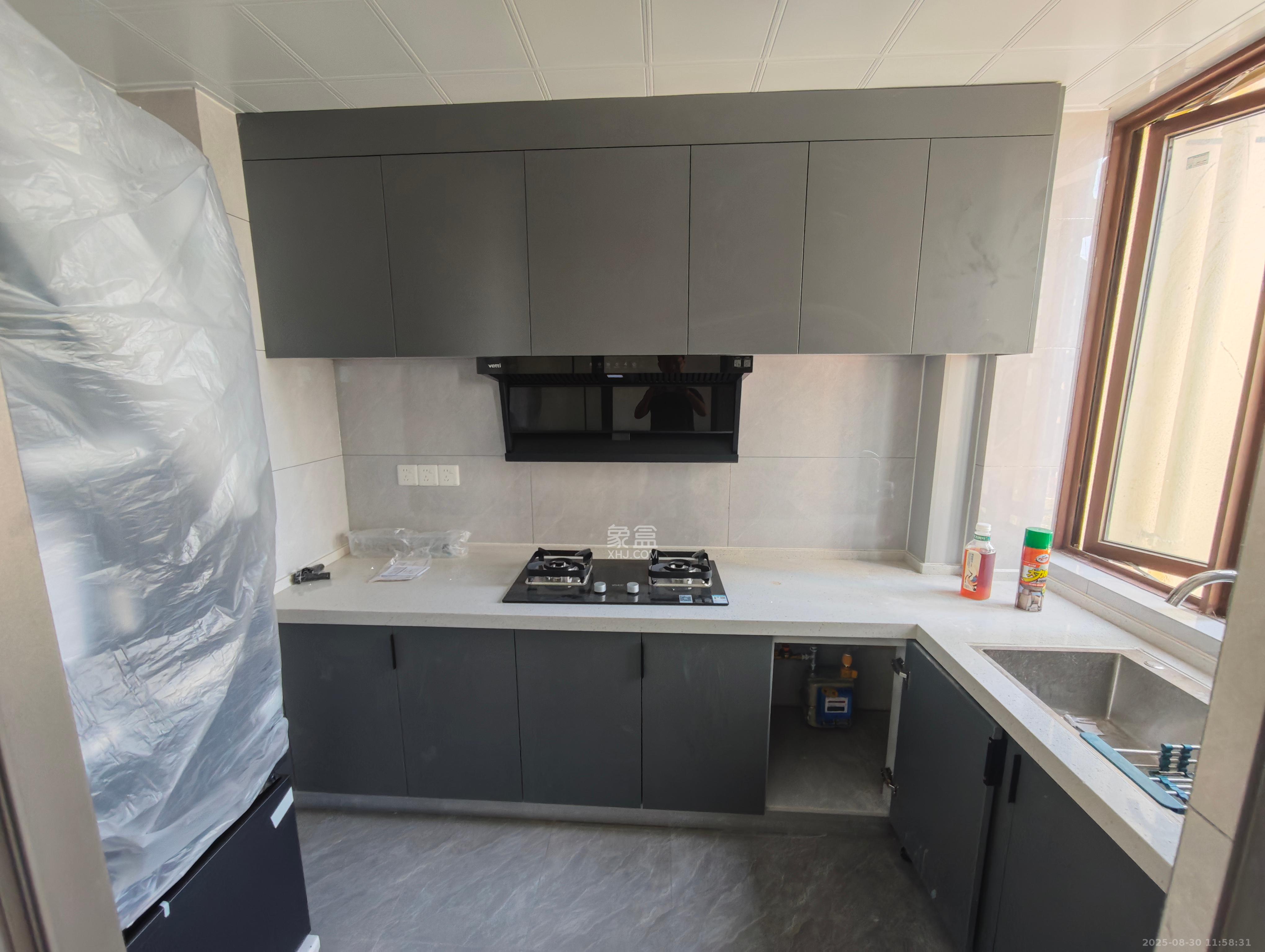 长龙湾 4室2厅2卫 2600.0元/月 长龙湾 4室2厅2卫 2600.0元/月室内图