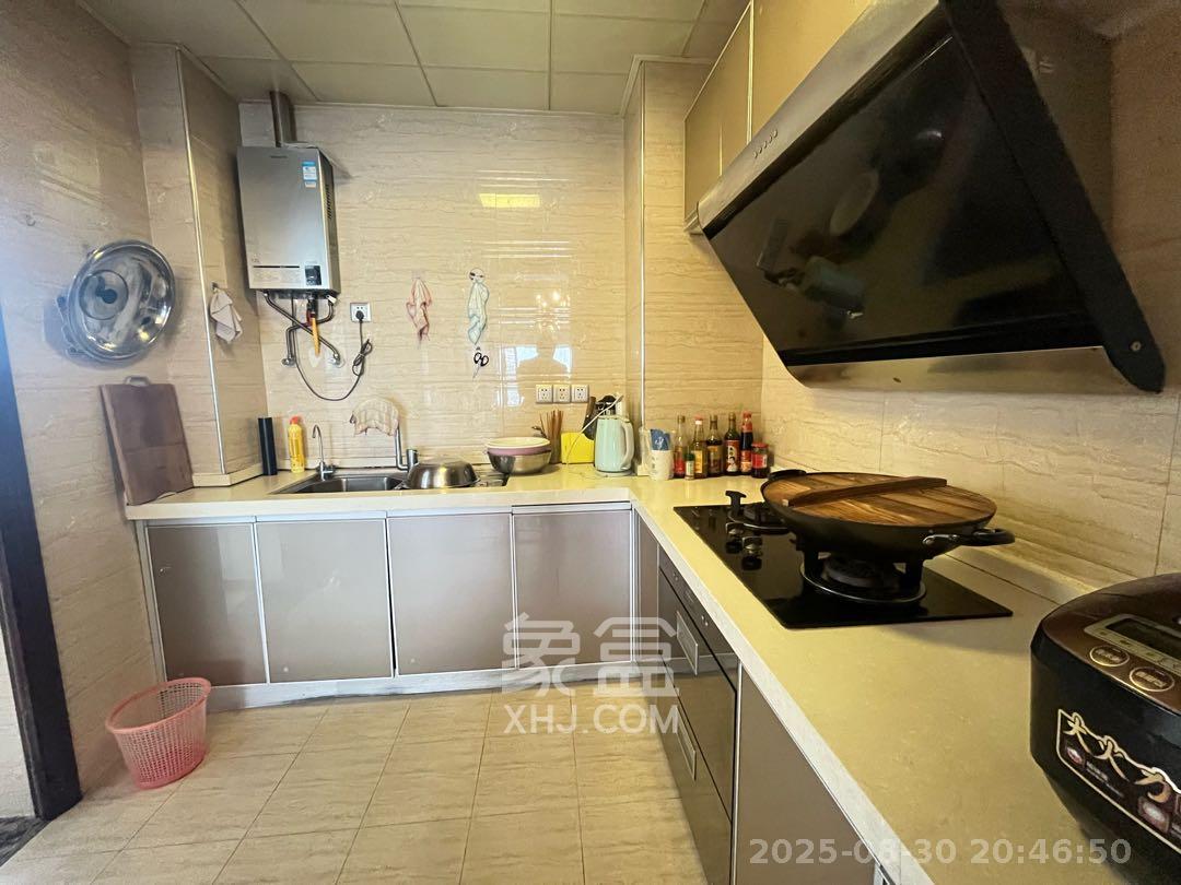 钰龙天下一期 4室2厅2卫 4200.0元/月 钰龙天下一期 4室2厅2卫 4200.0元/月室内图