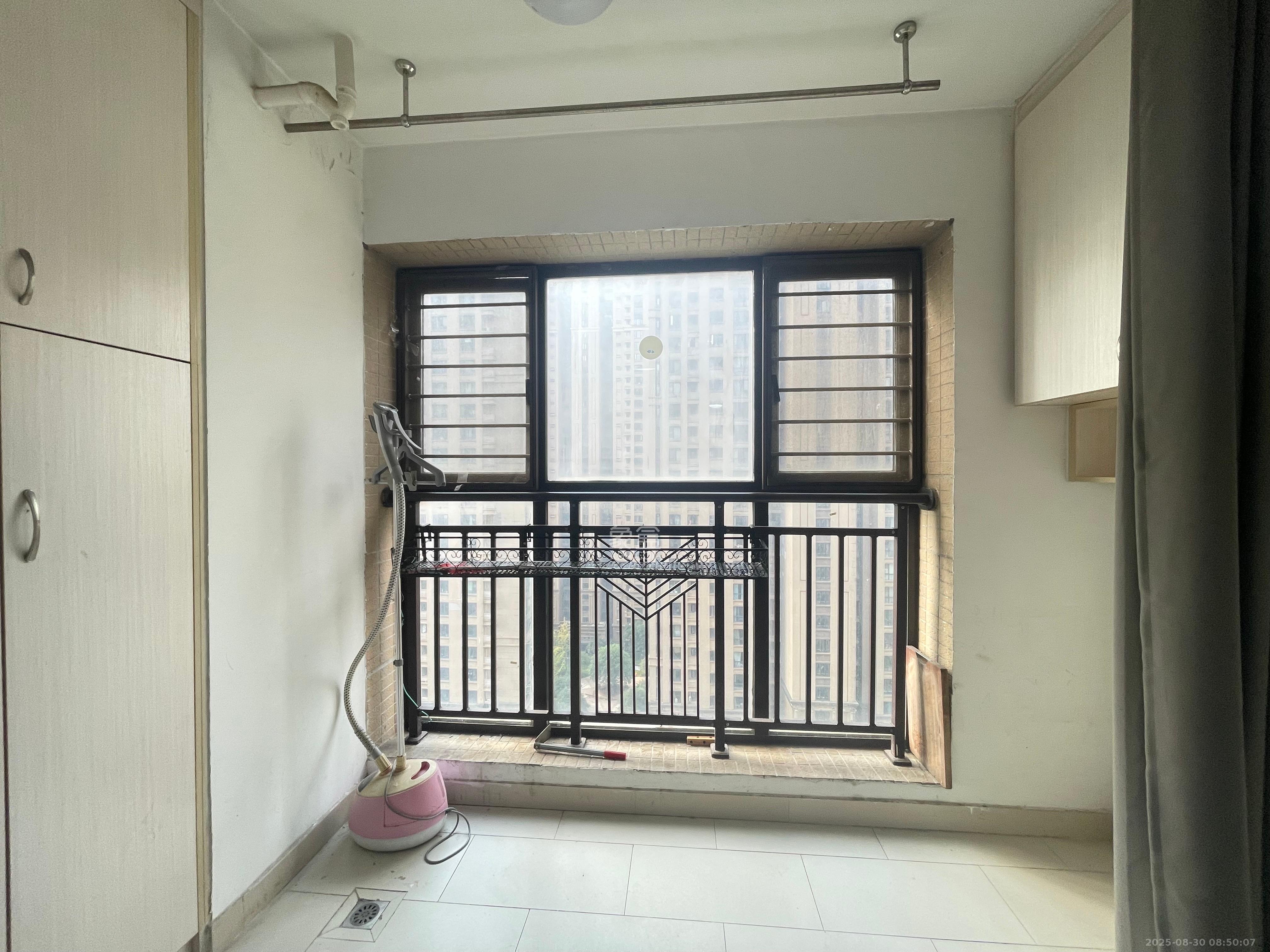 中海国际三期  3室2厅2卫    2300.0元/月室内图