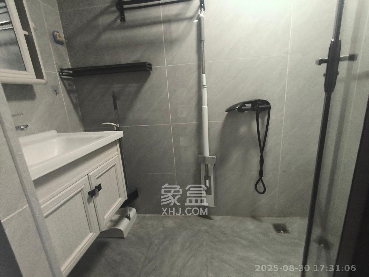 新长海D1站  1室0厅0卫    1300.0元/月 新长海D1站  1室0厅0卫    1300.0元/月室内图