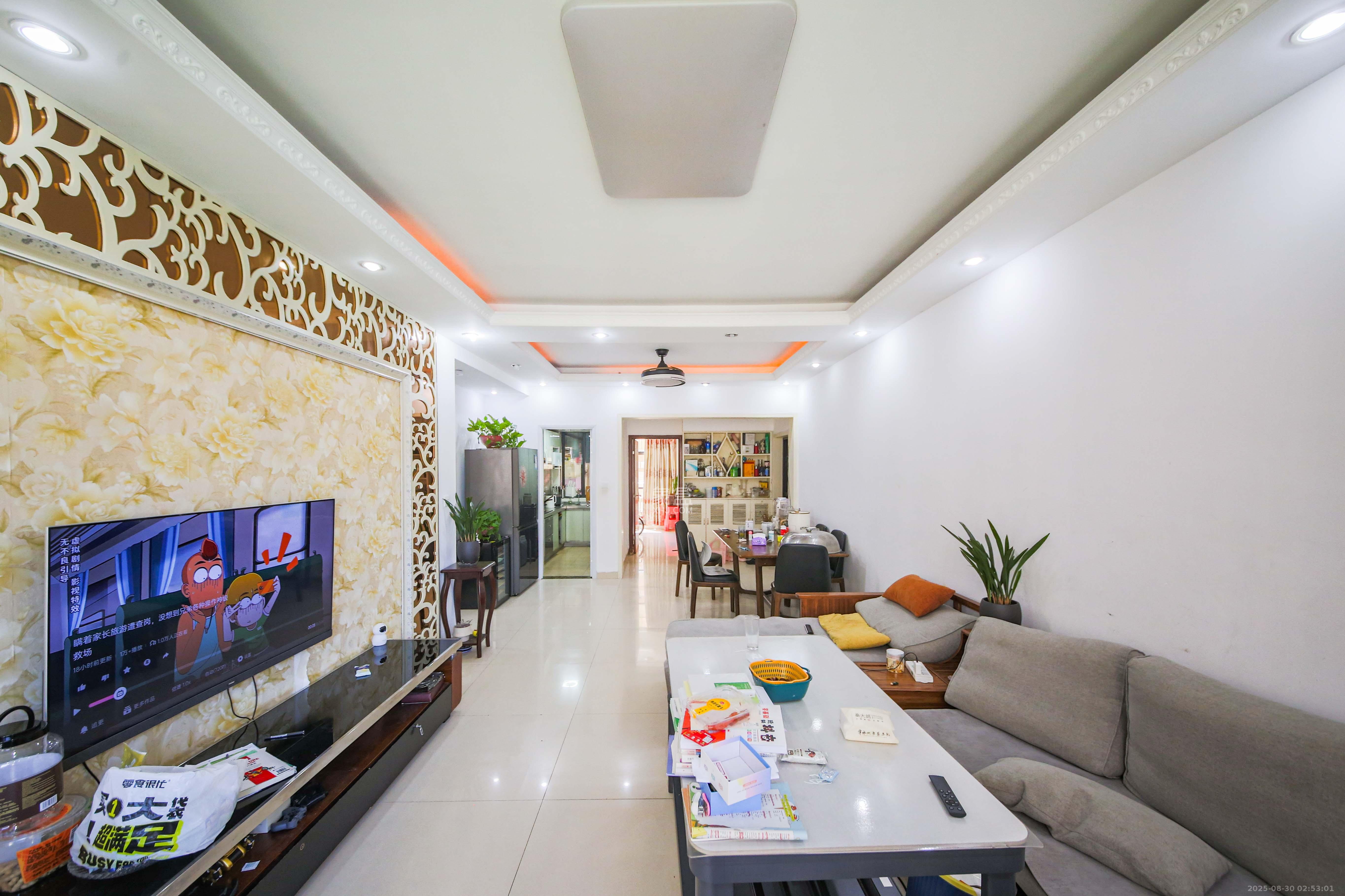 康斯丹郡(融程领秀佳园)  3室2厅1卫    69.0万 康斯丹郡(融程领秀佳园)  3室2厅1卫    69.0万客厅